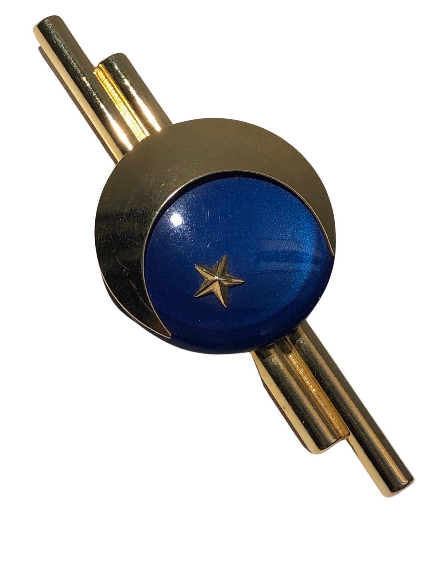 Charles Jourdan Gold Toned Navy Metal Star Brooch  In Good Condition For Sale In Sheung Wan, HK