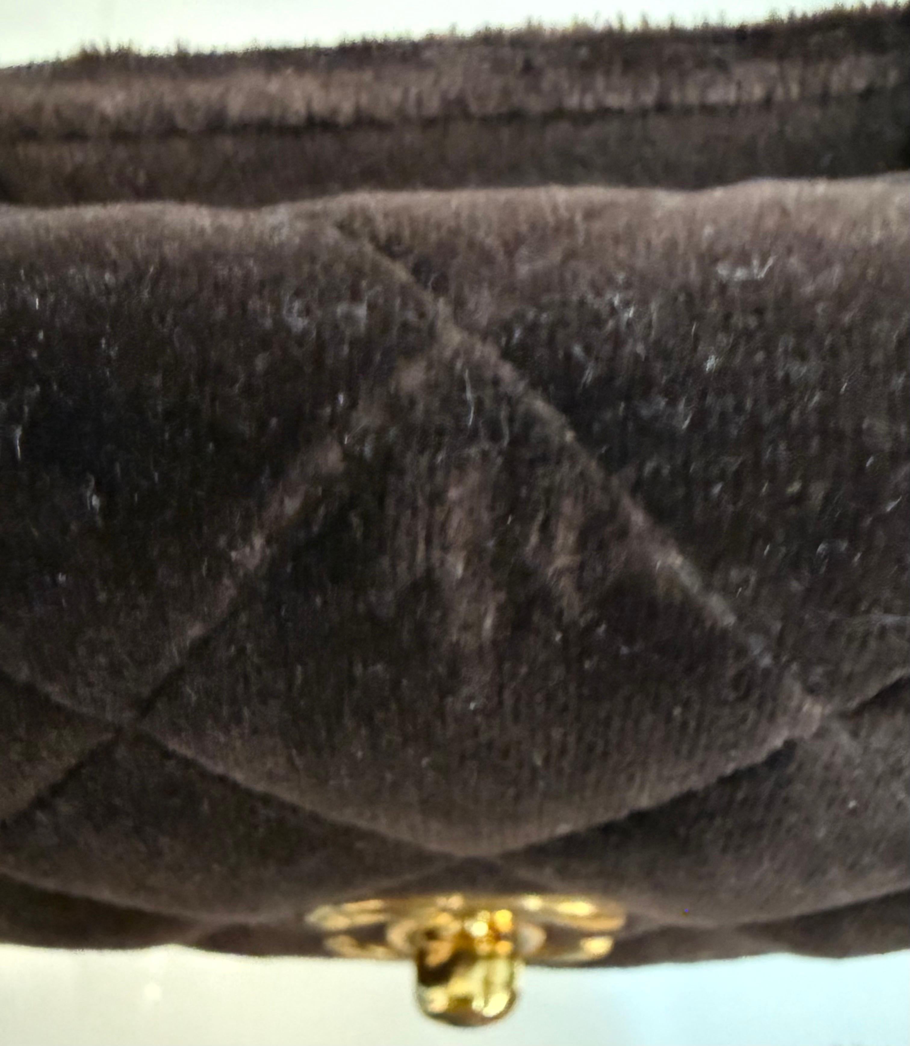 Chanel CC turn-lock brown velvet quilted flap belt bag For Sale 5
