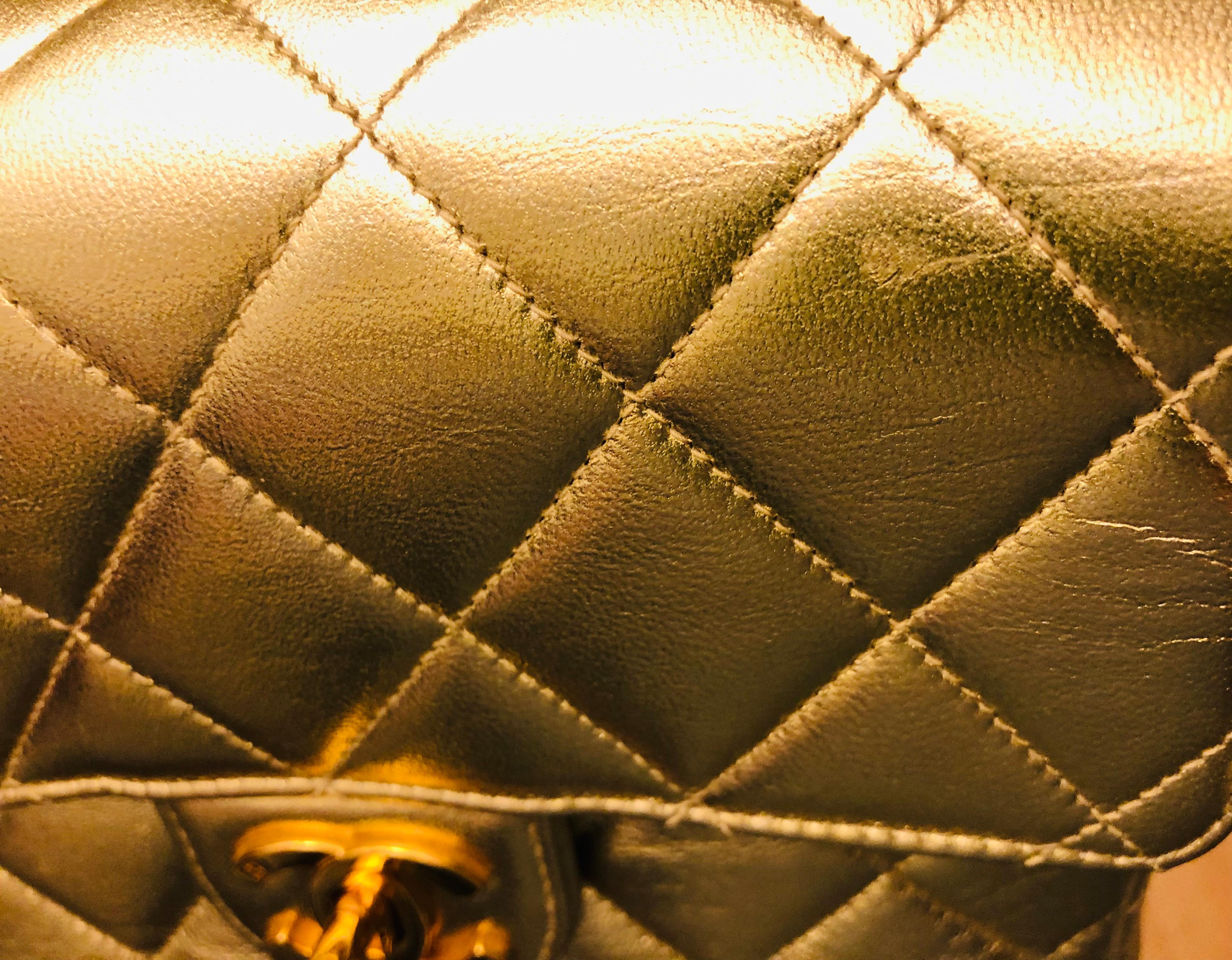 Donna Borsa Chanel in pelle d'agnello metallizzata trapuntata Mini Flap