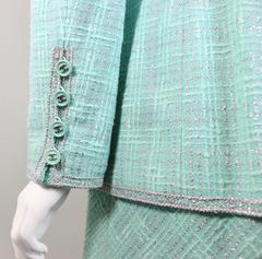 Ensemble robe et costume en tweed vert Chanel