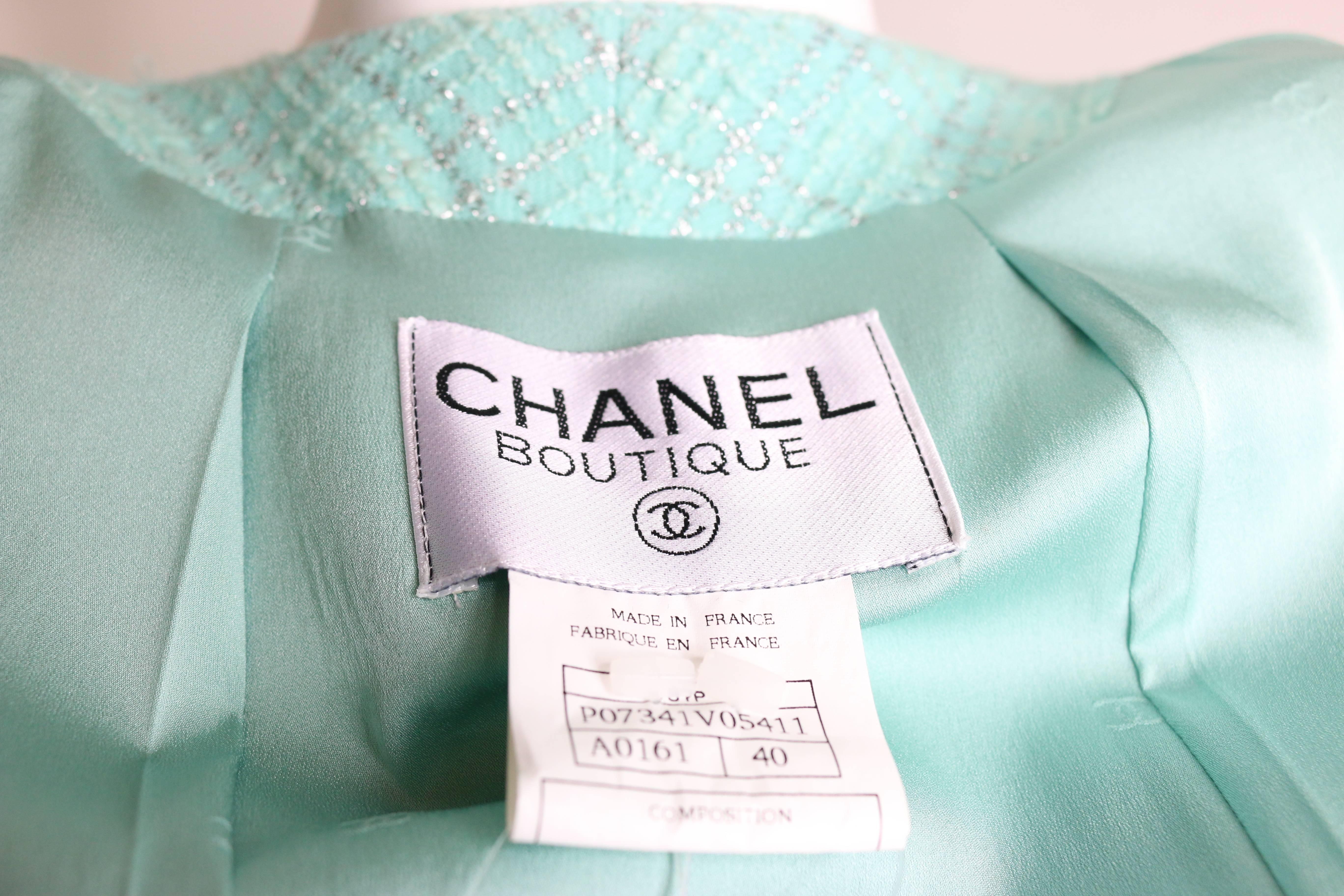 Ensemble robe et costume en tweed vert Chanel Pour femmes en vente