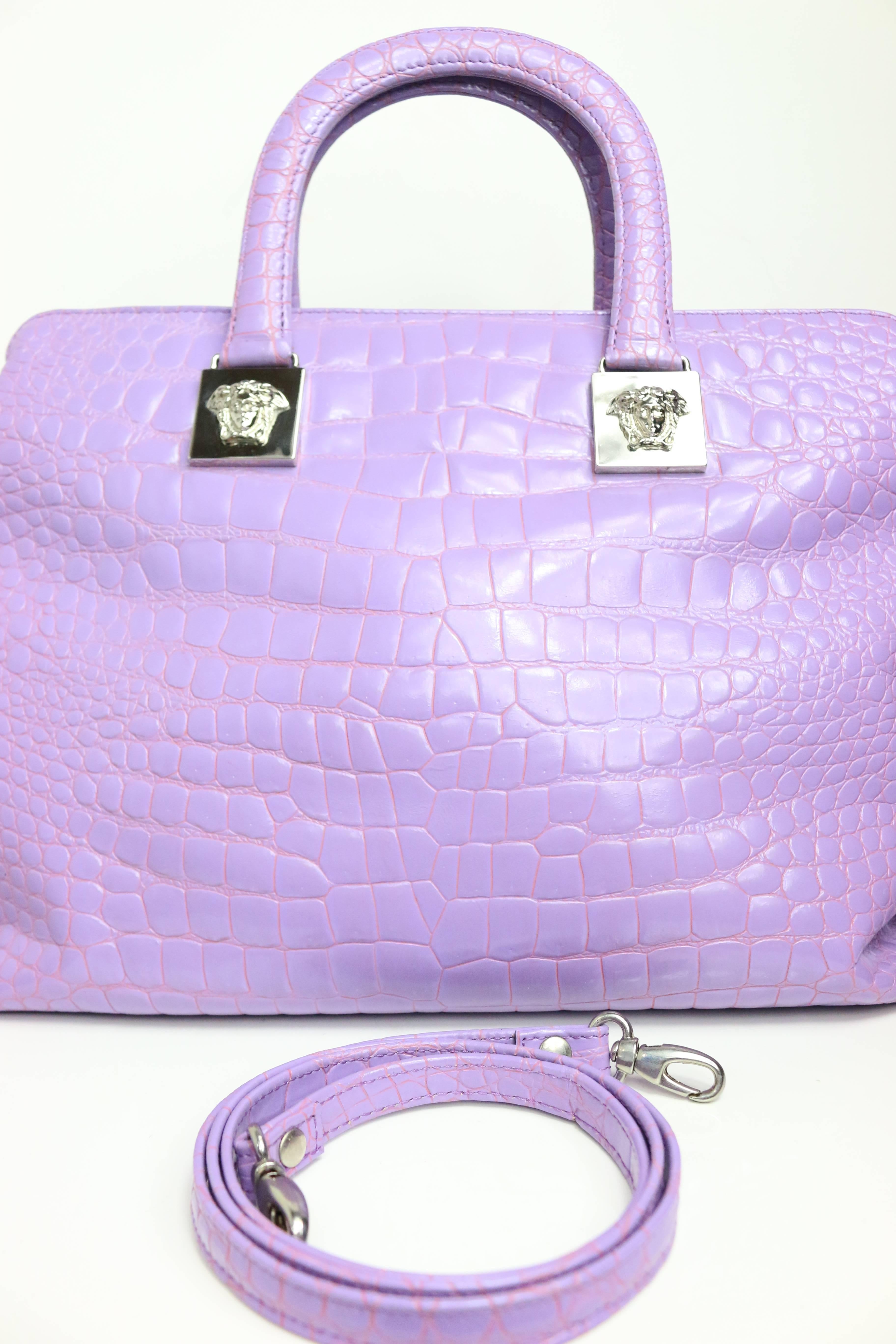 Gianni Versace Couture - Sac à main en cuir émaillé gaufré au croco violet Excellent état - En vente à Sheung Wan, HK