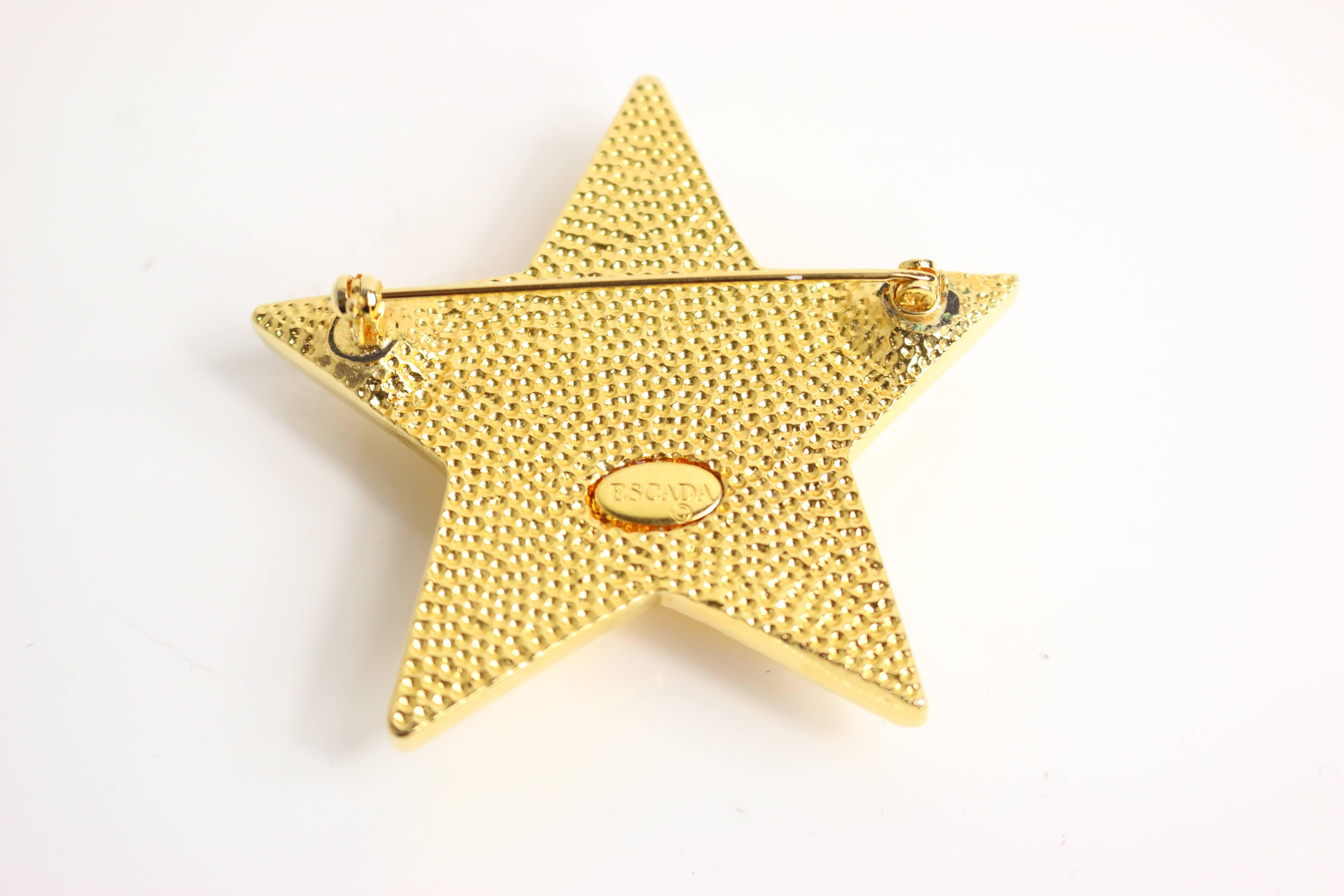 gold star brooch