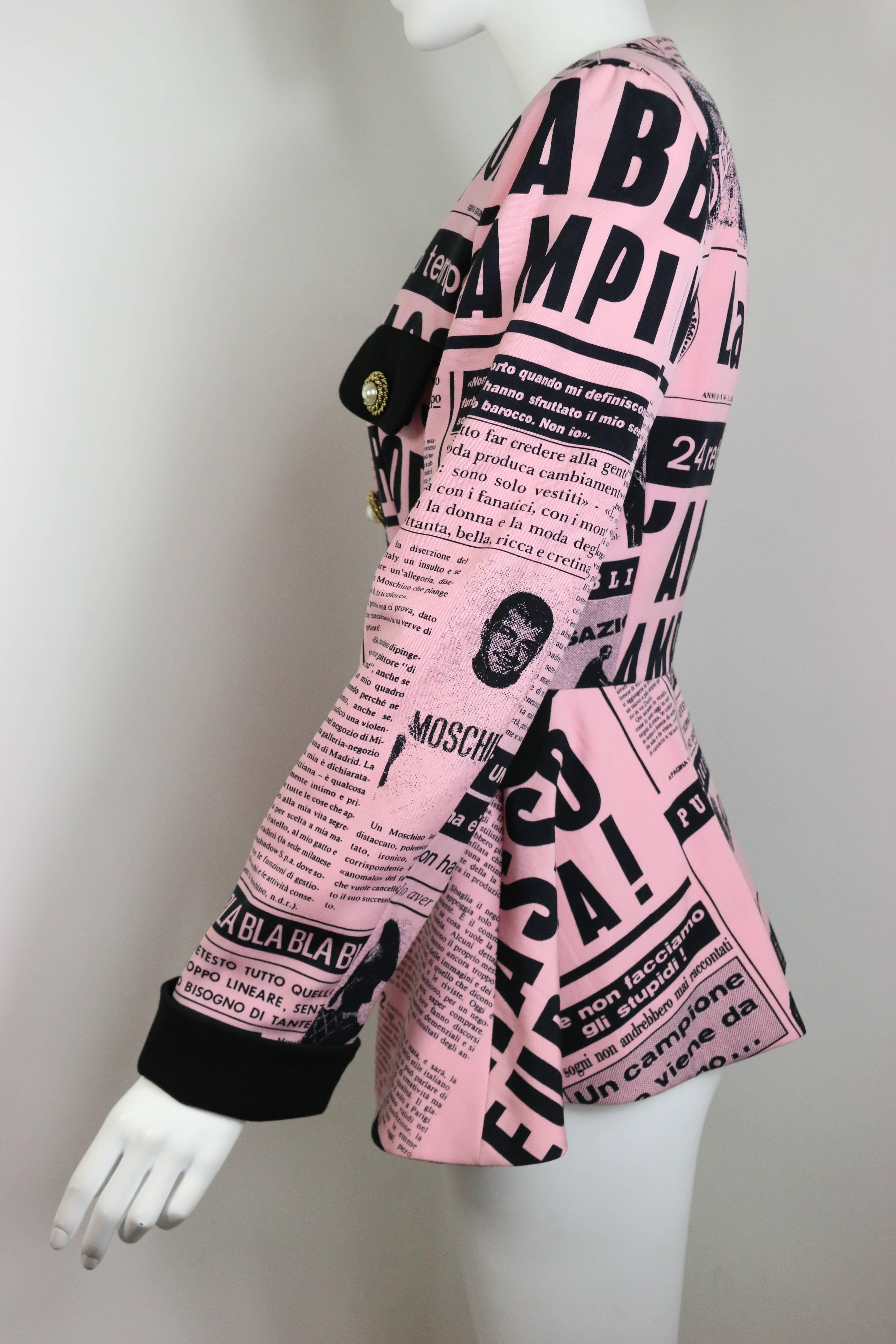 Marron Veste imprimée rose Moschino couture en vente