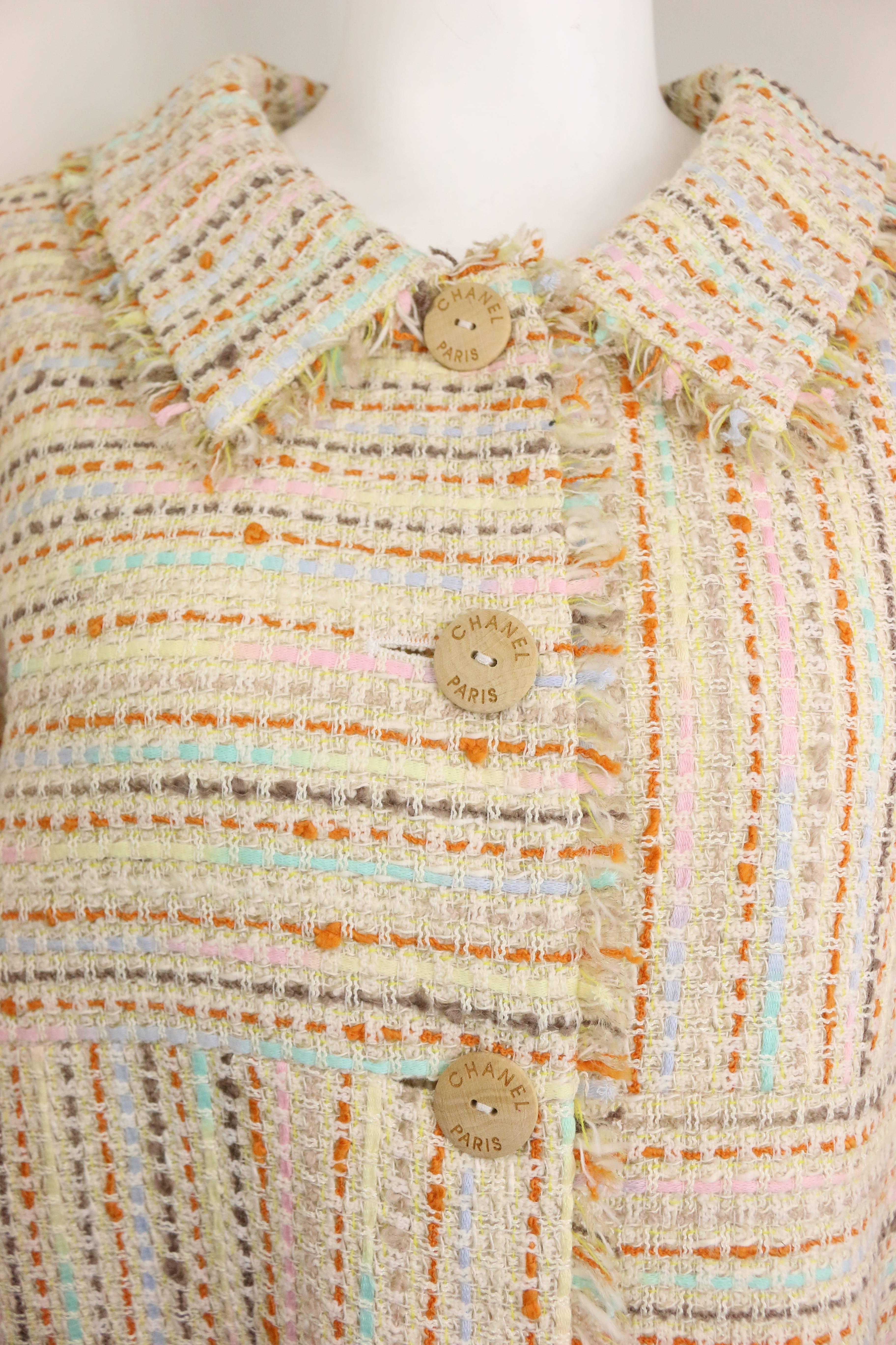 - Chanel multi coloured (beige, orange, yellow, green, pink, blue, purple...) 3/4 sleeves tweed jacket from 2000 Cruise collection. Featuring three 