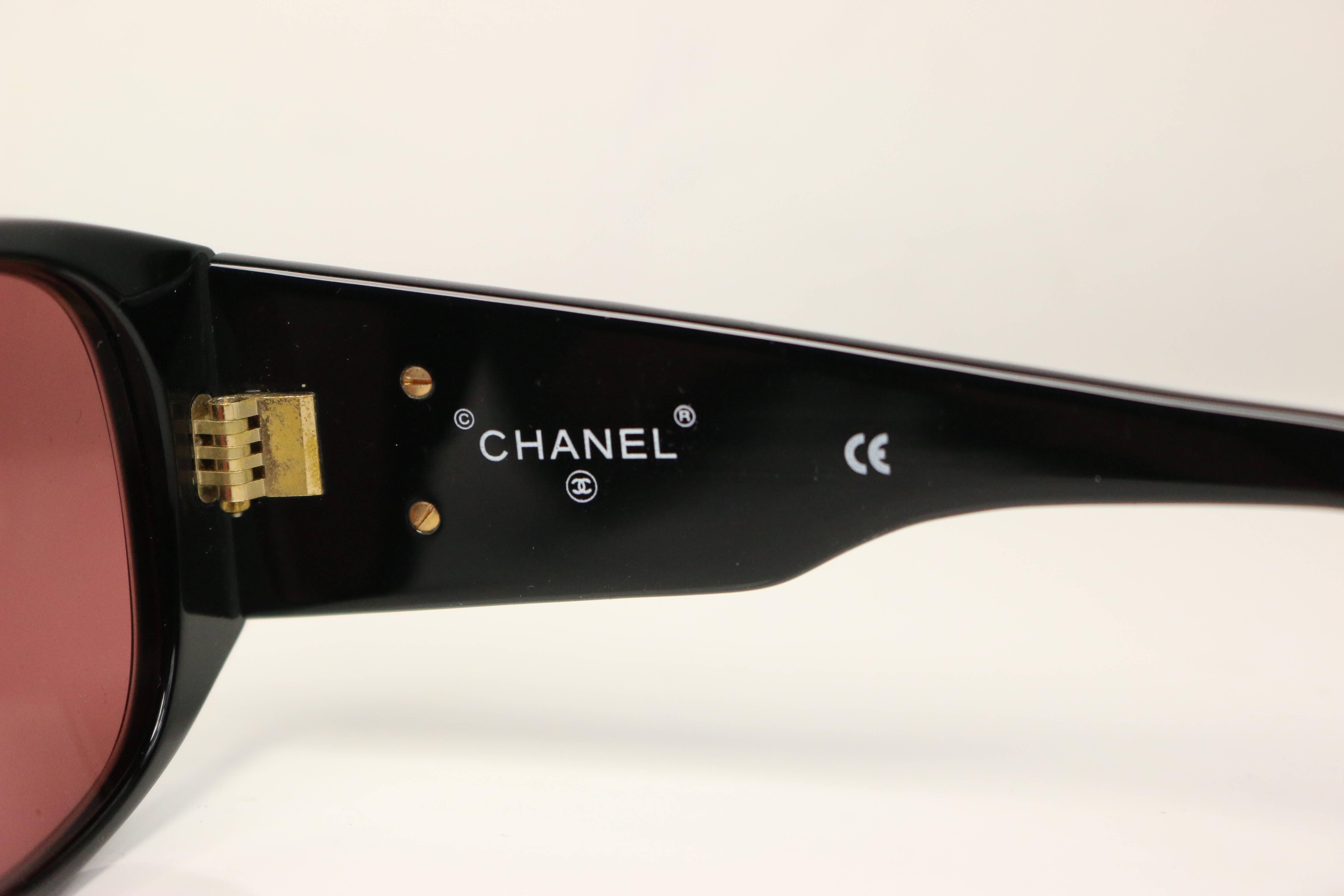 chanel quilted sunglasses