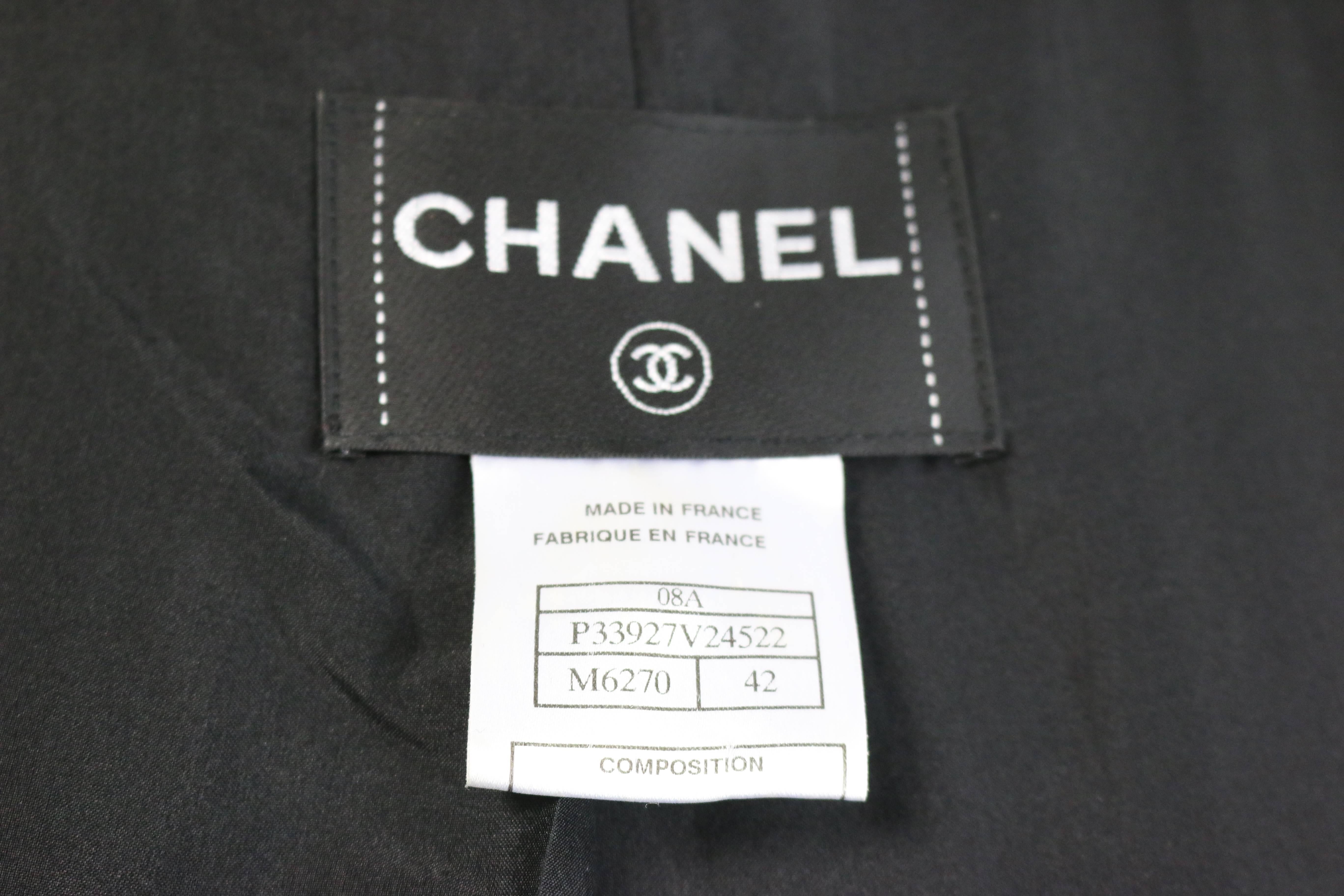 Manteau en tweed noir et bleu de Chanel  en vente 1