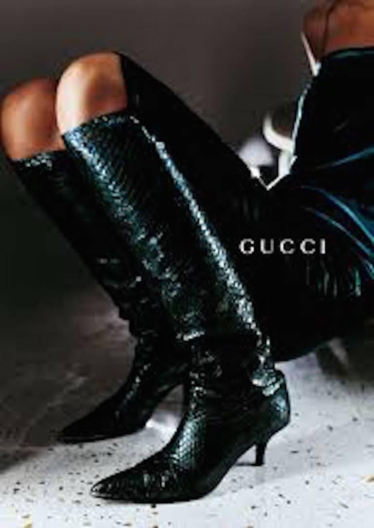 Noir Gucci par Tom Ford bottes longues en peau de serpent python multicolore en vente
