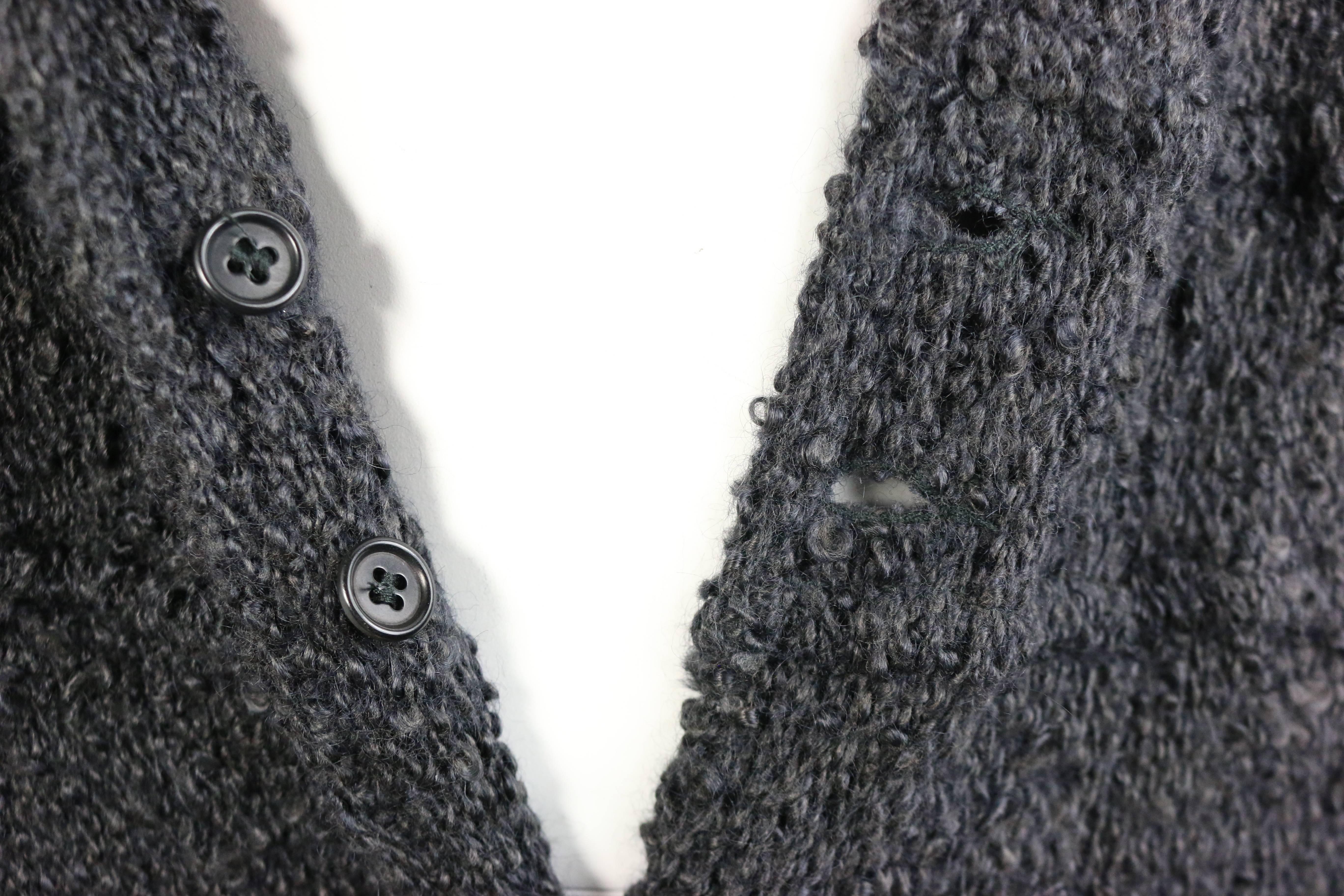 Costume National - Cardigan long en cachemire gris tricoté avec coupe fendue des deux côtés en vente 1