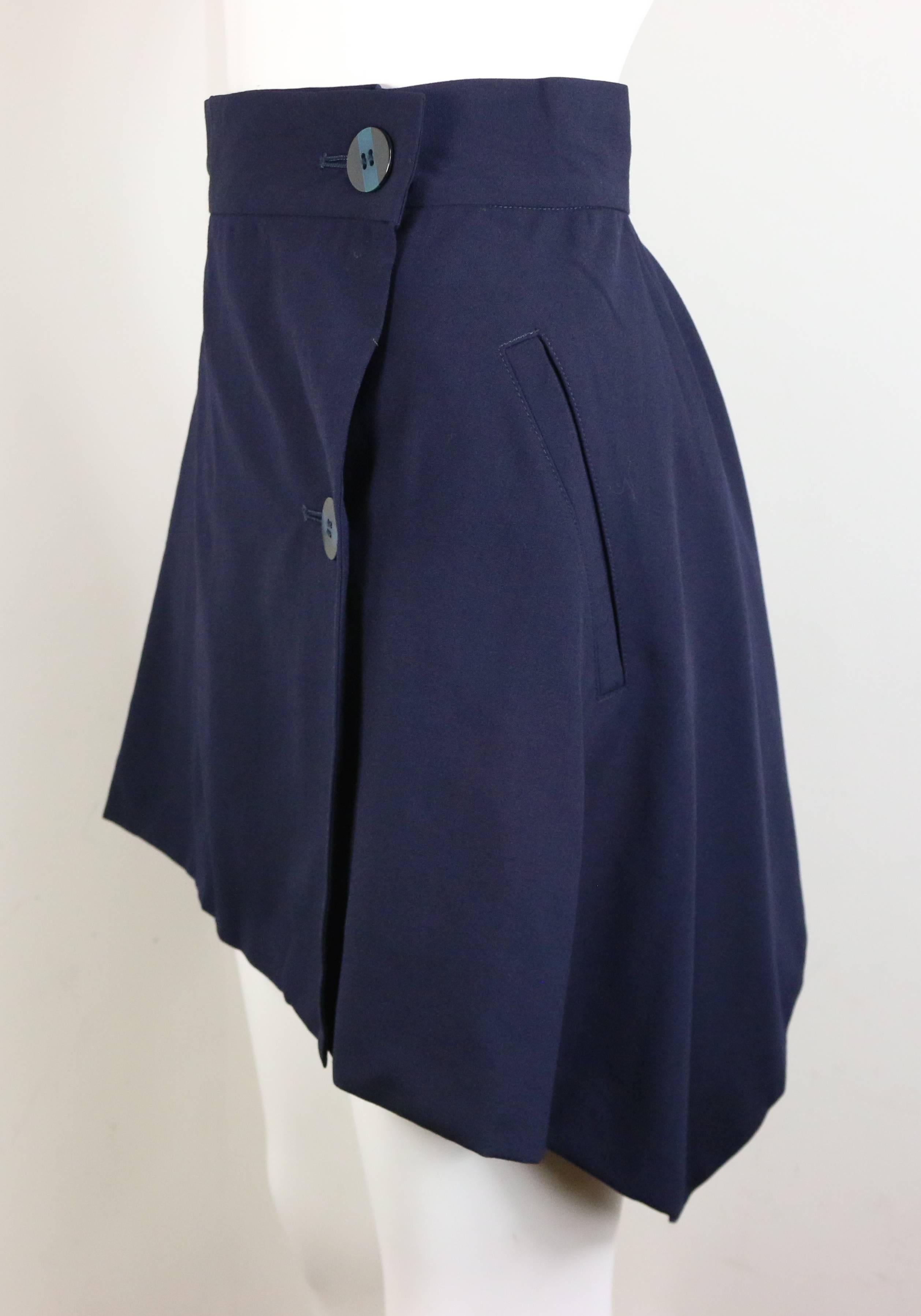 80er Jahre Issey Miyake Marineblaues zweireihiges Ensemble aus Jacke und Rock  im Angebot 3