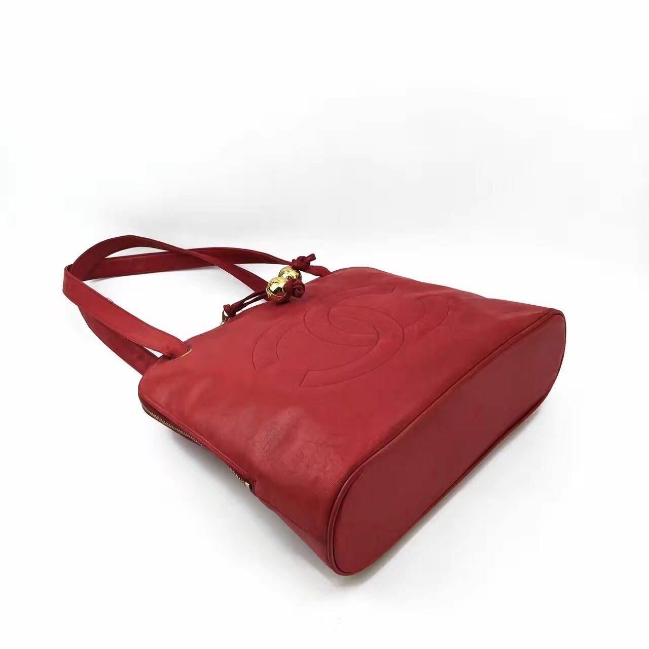 Chanel Red Lambskin Leather handle bag  In Good Condition In Sheung Wan, HK