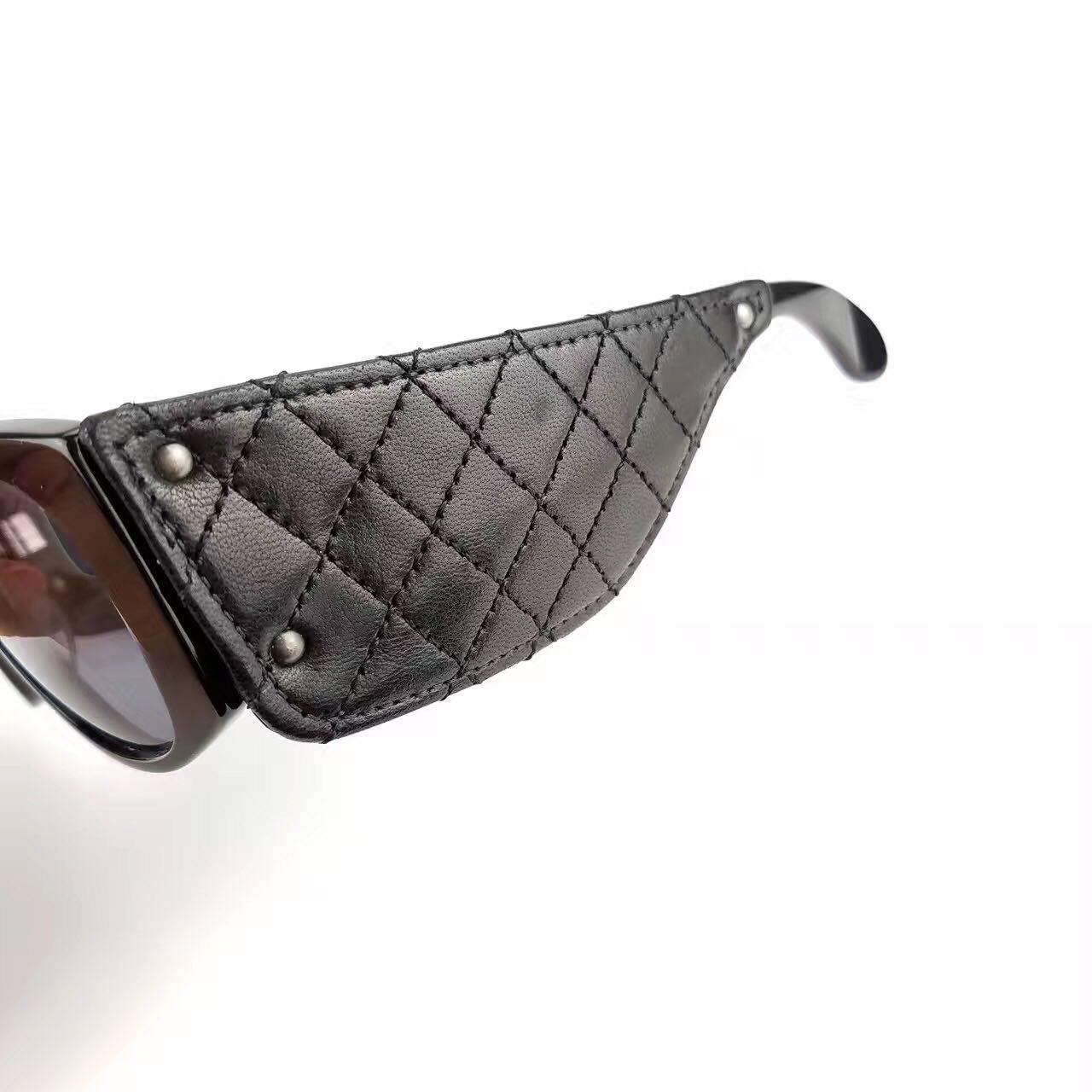 Chanel Black Quilted Leather Sunglasses  In Excellent Condition For Sale In Sheung Wan, HK