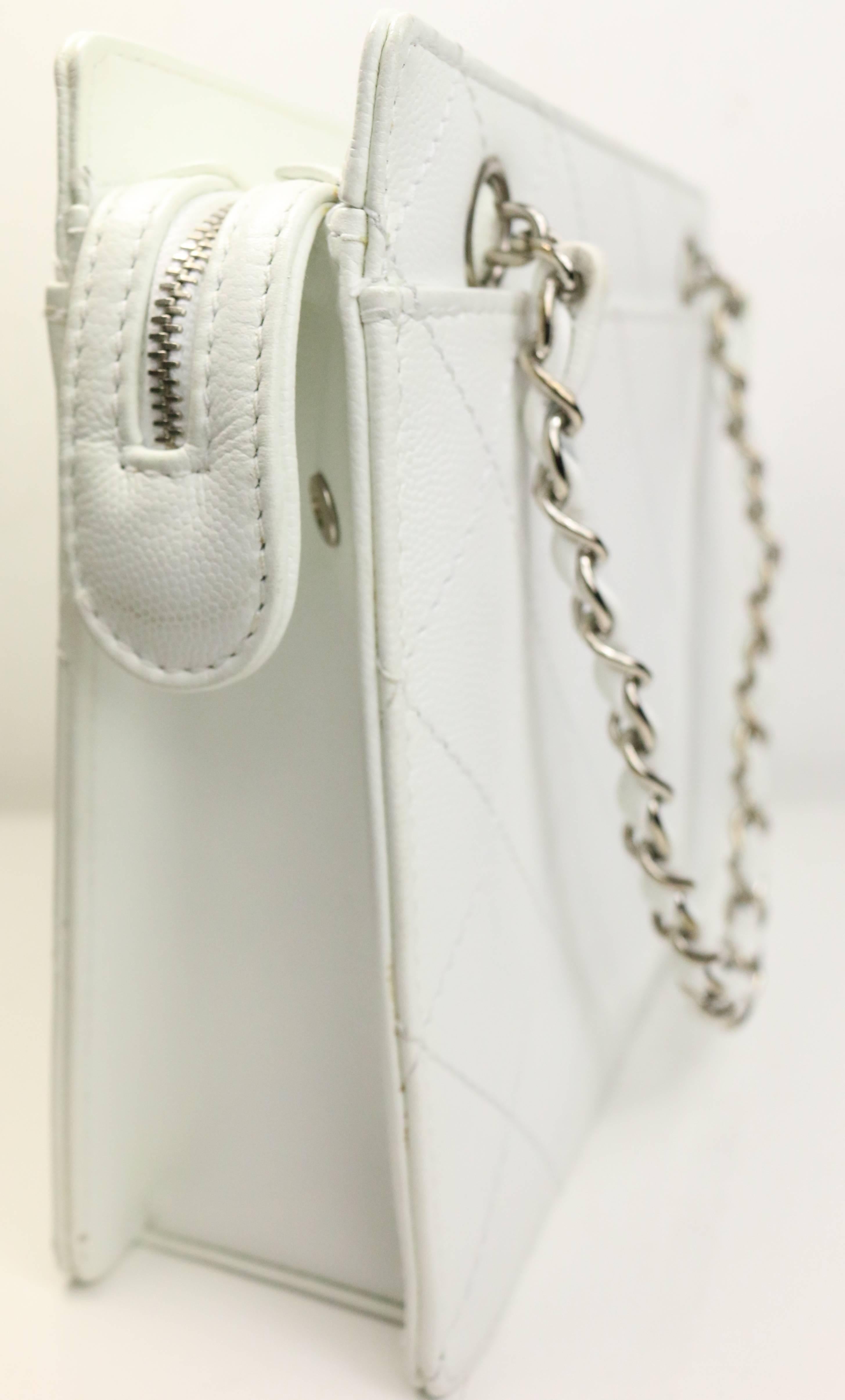 Chanel White Quilted Caviar Leather Silver Chain Straps Handbag In Excellent Condition In Sheung Wan, HK