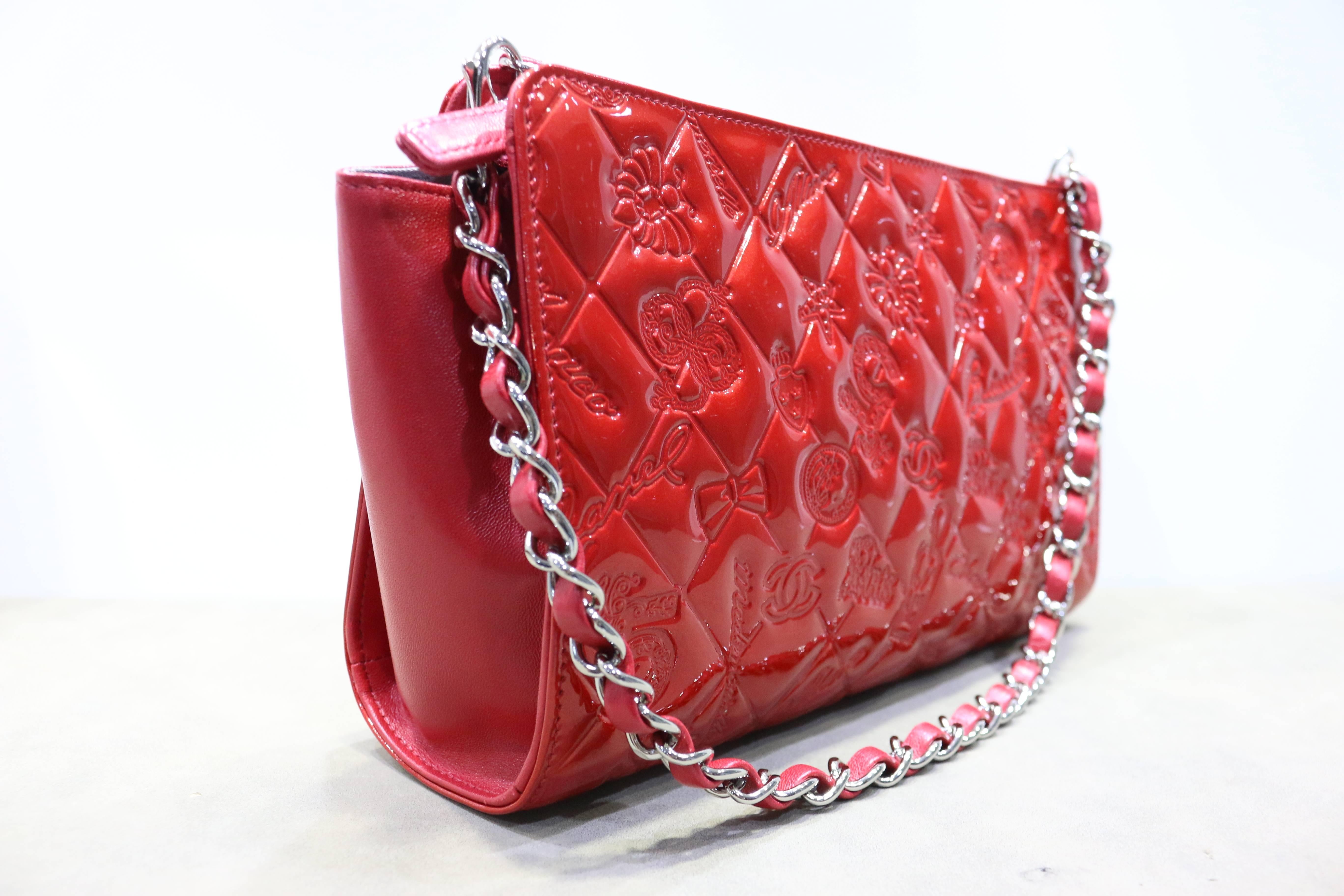 - Chanel red patent leather with red lamb leather on the side icon motif porch bag with red leather silver chain. It is so versatile that one side of the chain is detachable and you can carry as a clutch. 

- Made in Italy. 

- Measurement: W23cm x