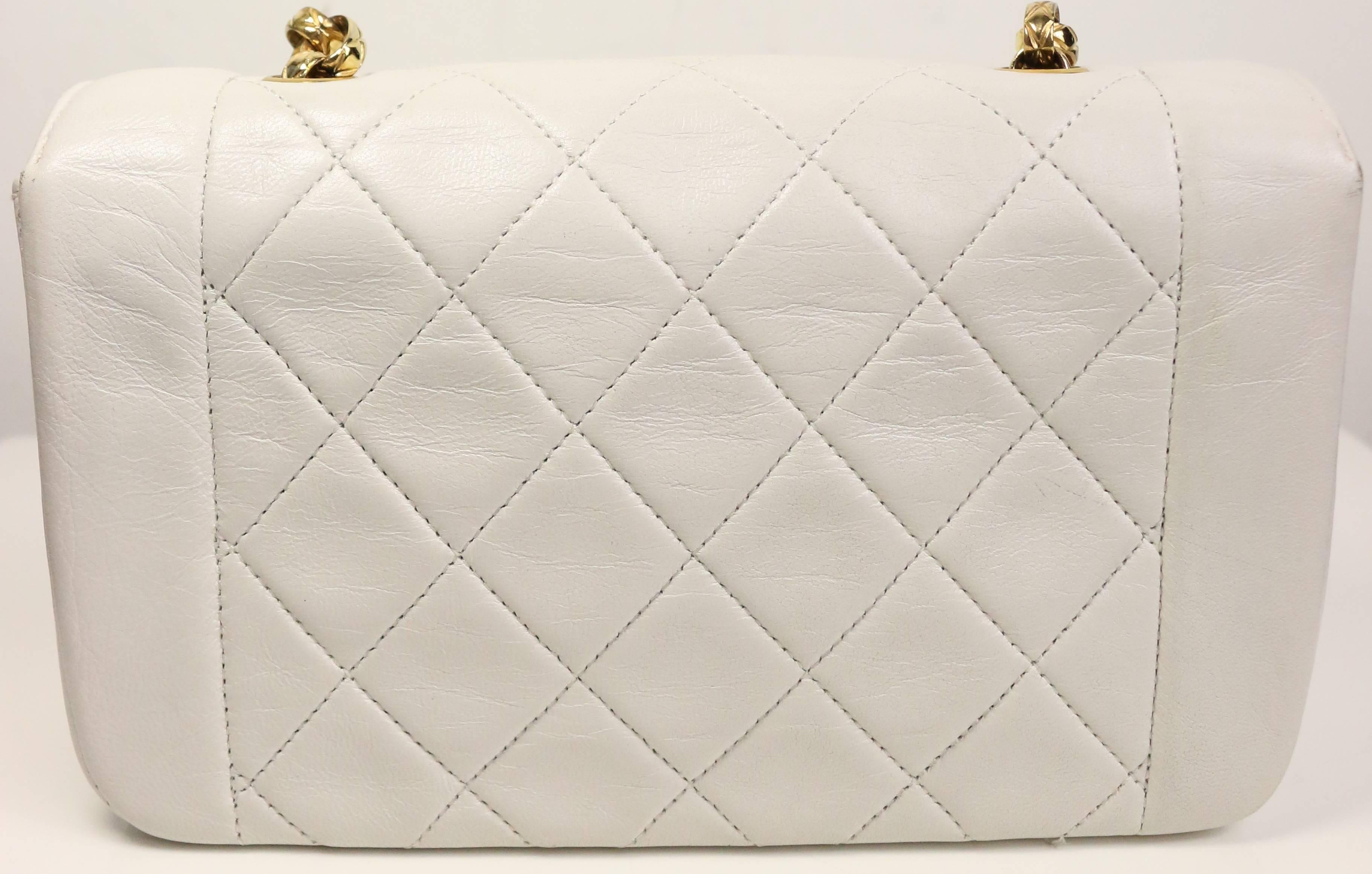 Chanel White Quilted Lambskin Mini Flap Bag with Gold Chain In Excellent Condition In Sheung Wan, HK