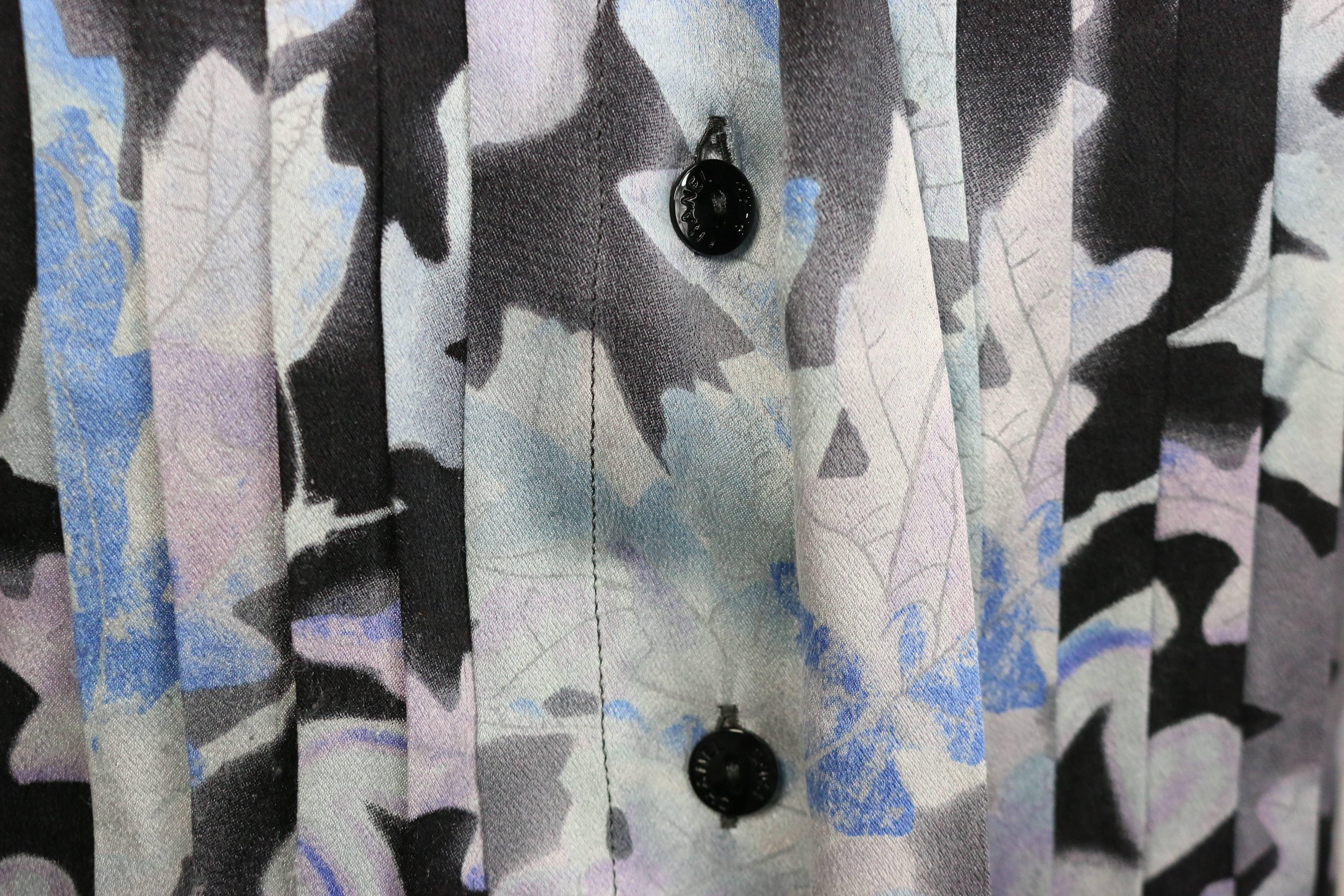 Chanel Black Silk Leaves Sleeveless Shirt In Excellent Condition For Sale In Sheung Wan, HK
