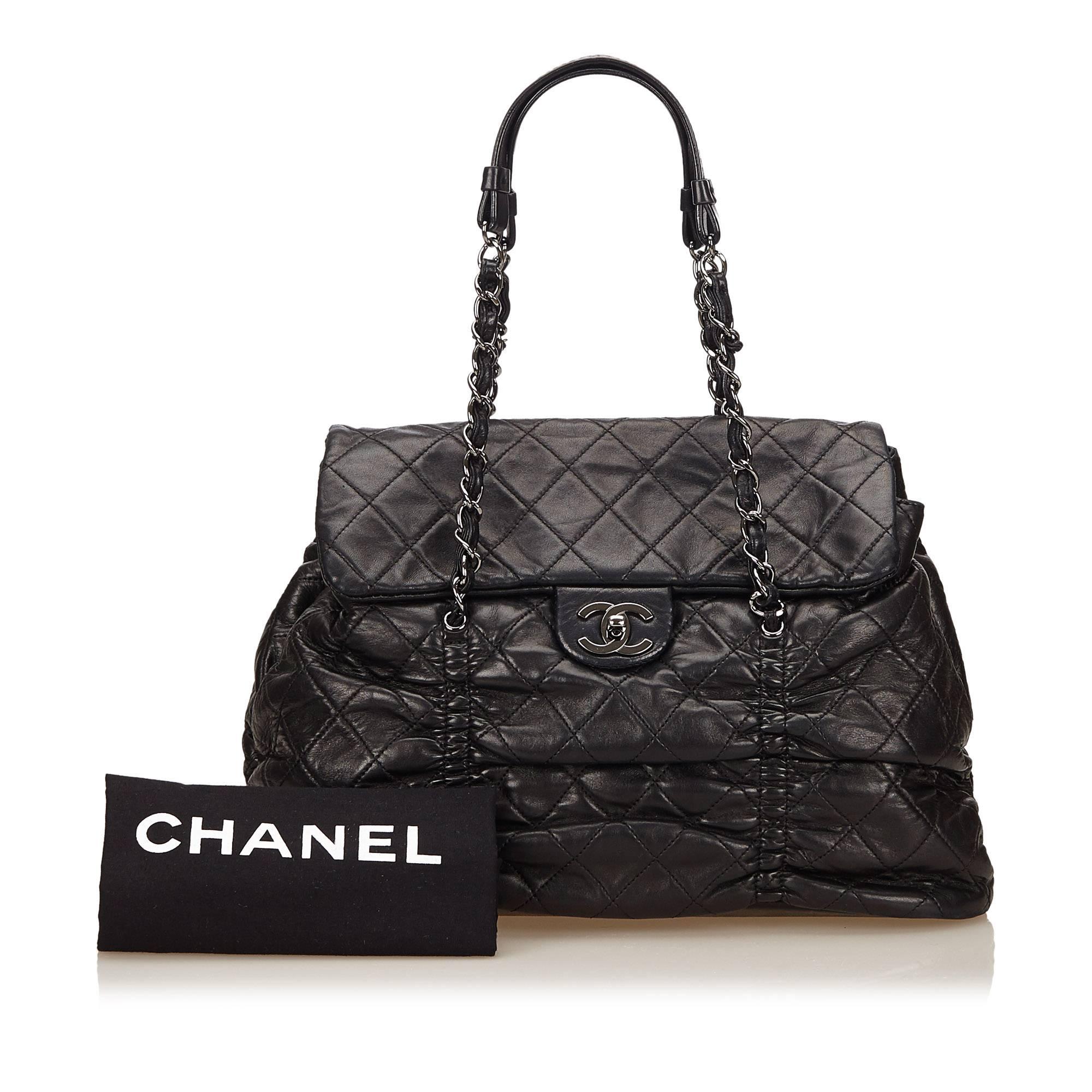 Chanel Black Quilted Lambskin Leather Matelasse Tote Bag  In Excellent Condition In Sheung Wan, HK