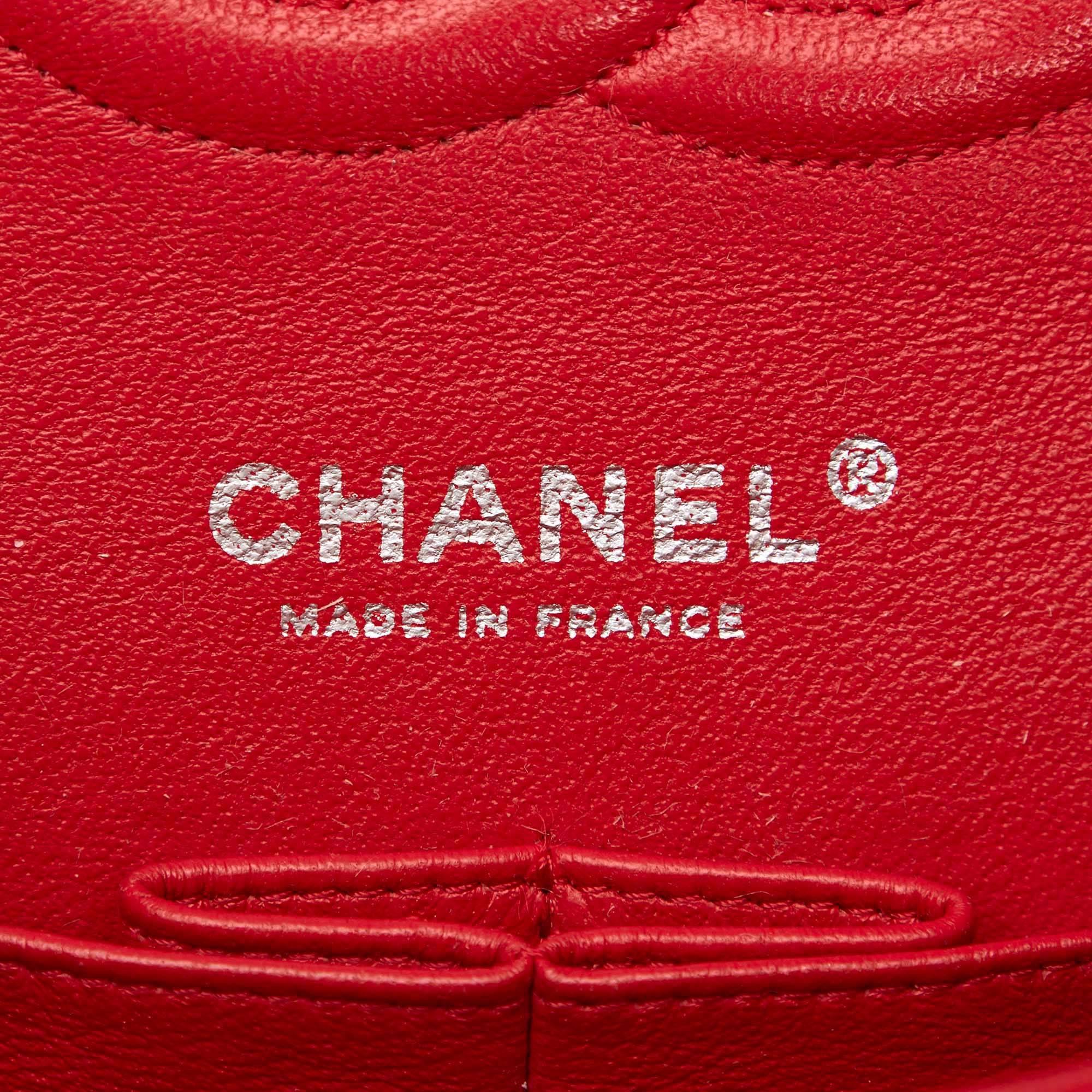 Chanel Classic Medium Red Lambskin Leather Double Flap Bag  In Excellent Condition In Sheung Wan, HK