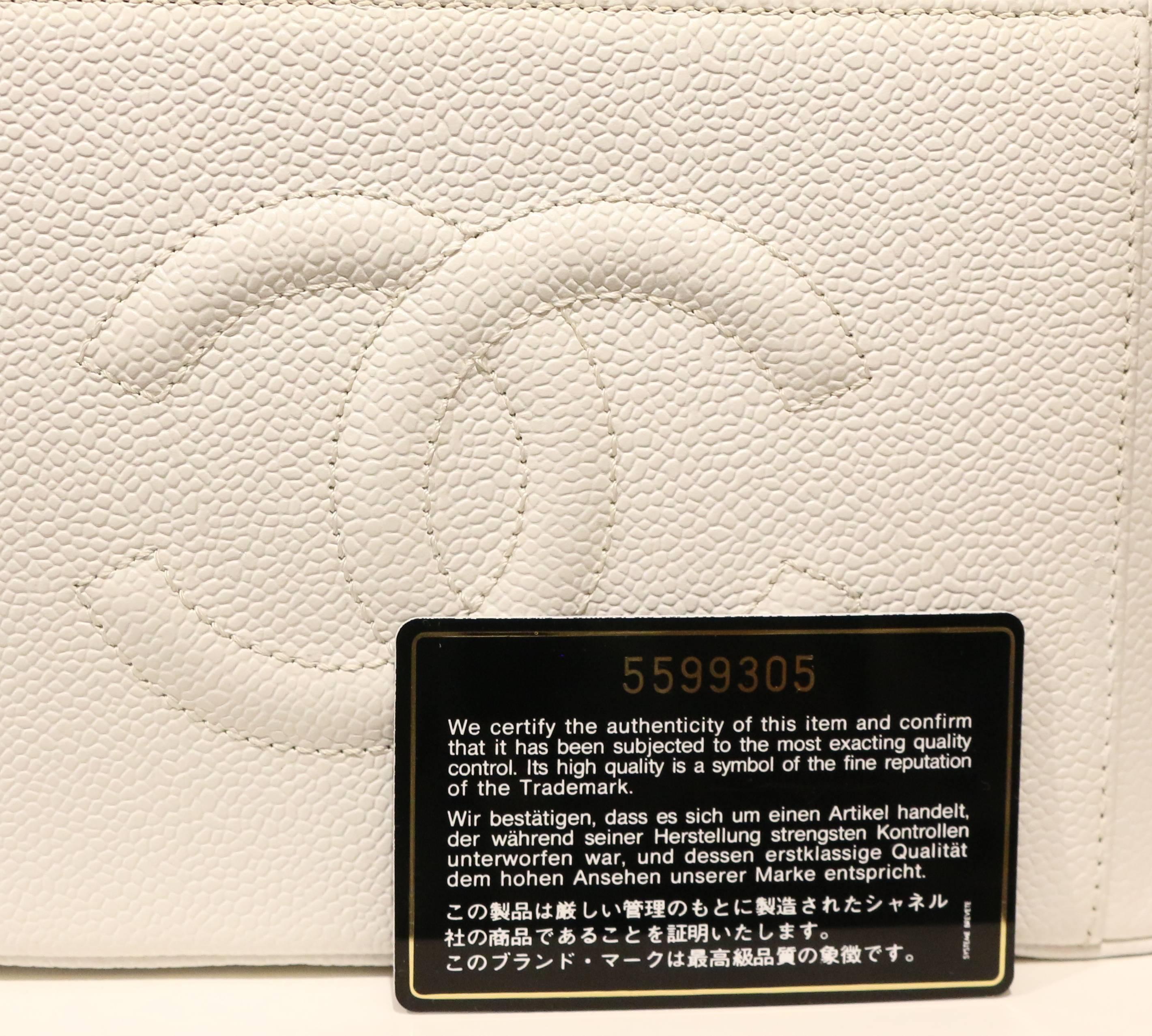 Chanel White Caviar Leather Vanity Bag with Strap 2