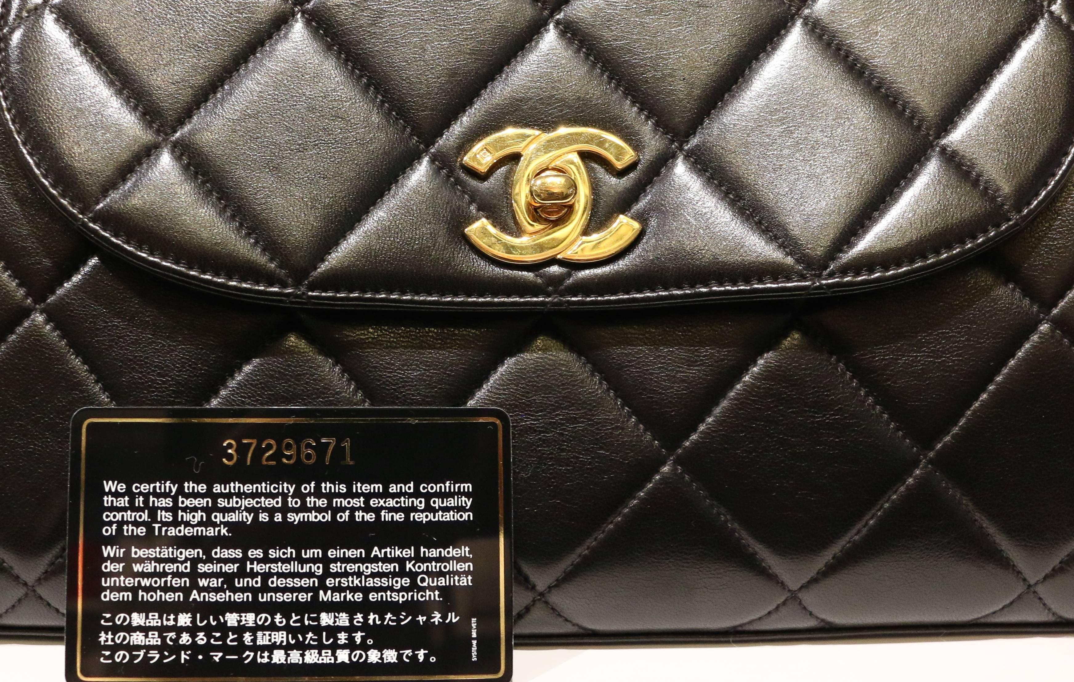 Chanel Classic Black Quilted Lambskin Gold Chain Handle Handbag In Excellent Condition In Sheung Wan, HK
