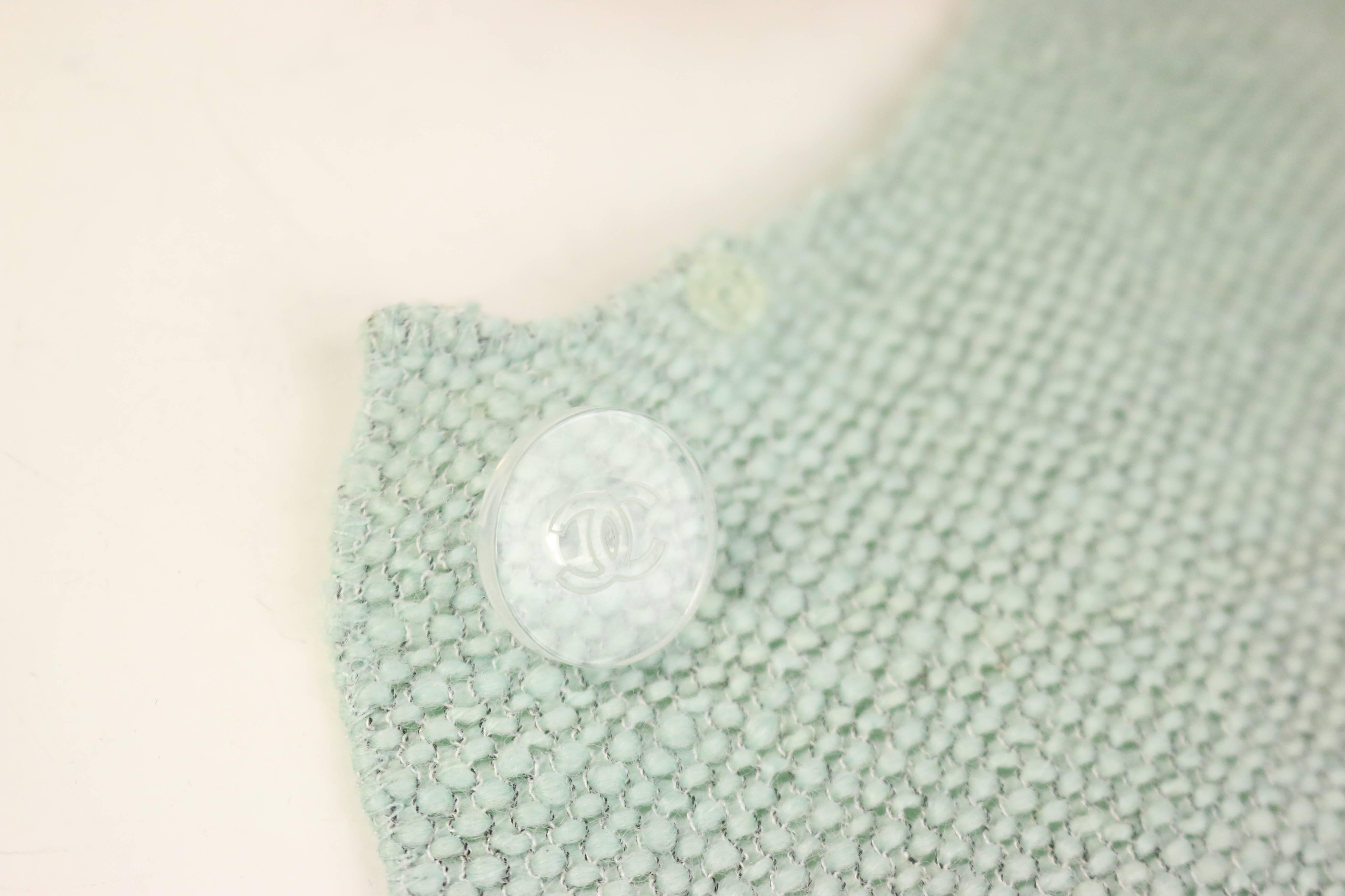 Chanel Light Green Boucle Wool 3/4 sleeves Jacket  In Excellent Condition In Sheung Wan, HK