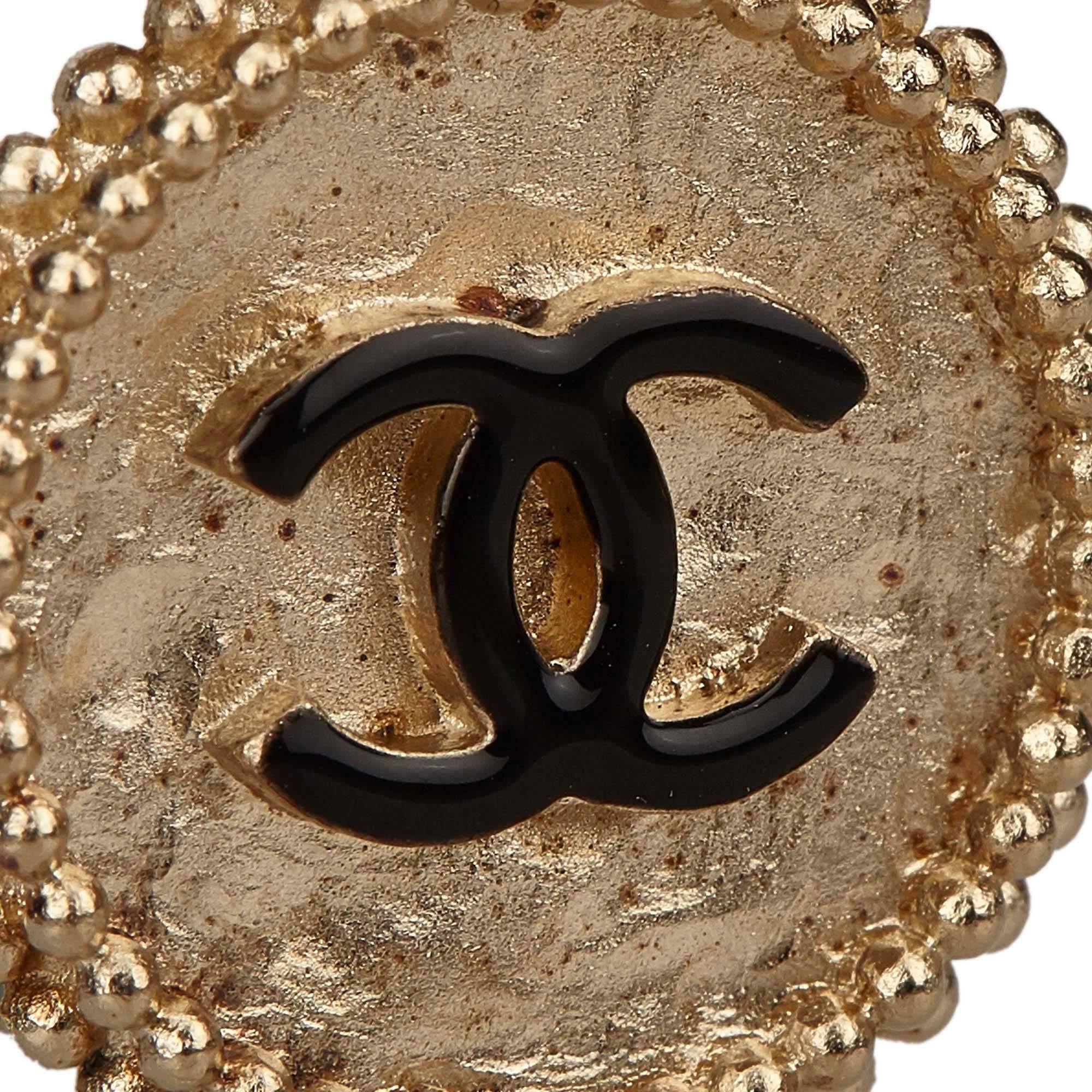 Women's Chanel Gold Plate Black 