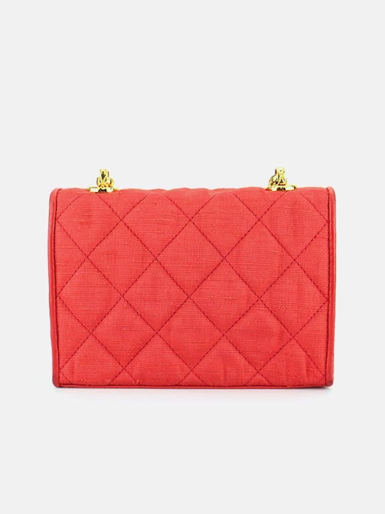 Chanel Red Silk and Satin Quilted Camellia Gold Chain Shoulder Bag In Excellent Condition In Sheung Wan, HK