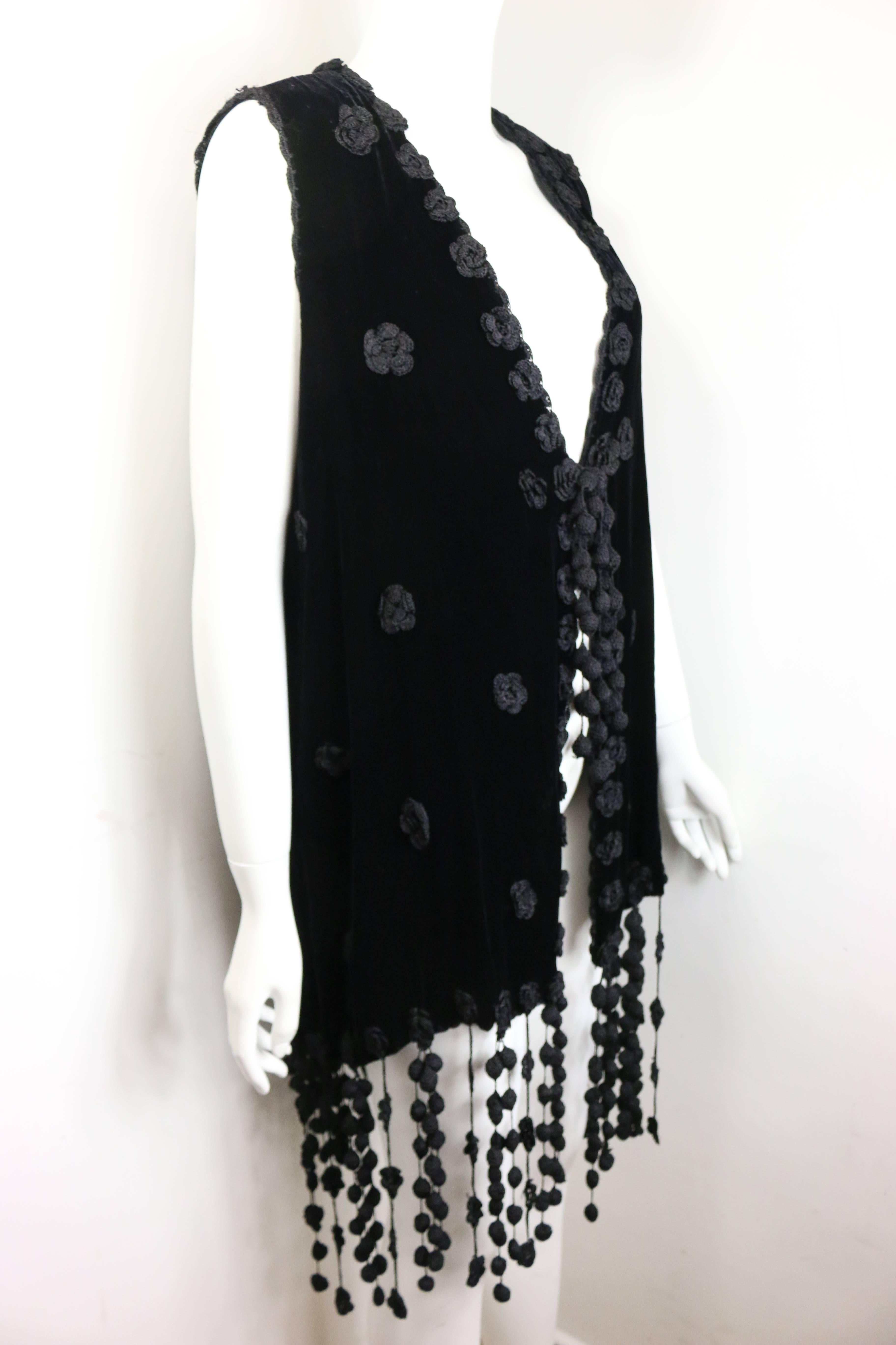Cheap and Chic by Moschino Black Velvet and Knitted Flower Embroidered Long Vest In Excellent Condition In Sheung Wan, HK