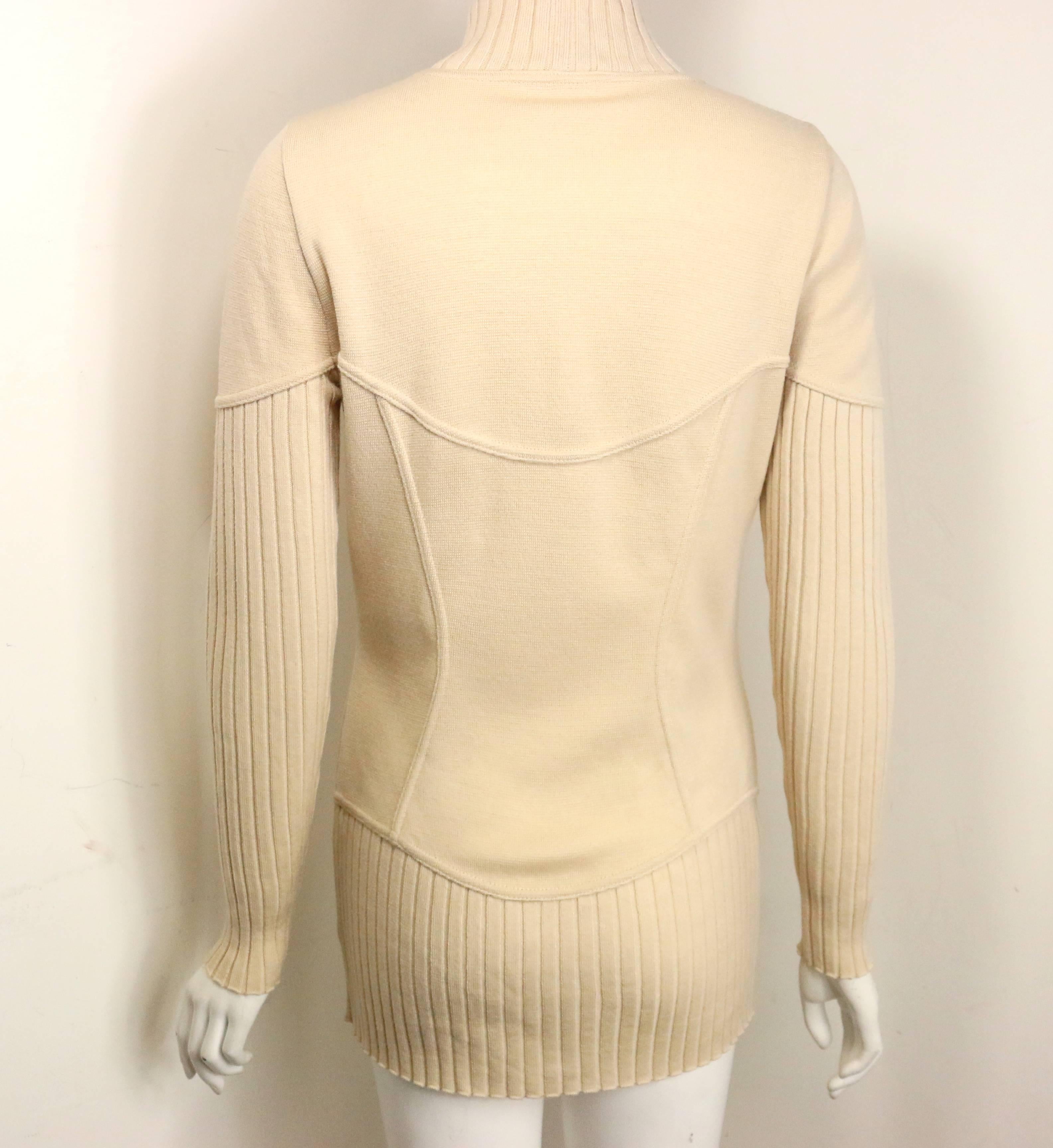 Mugler by Thierry Mugler Jersey de lana beige claro con cuello mao Beige