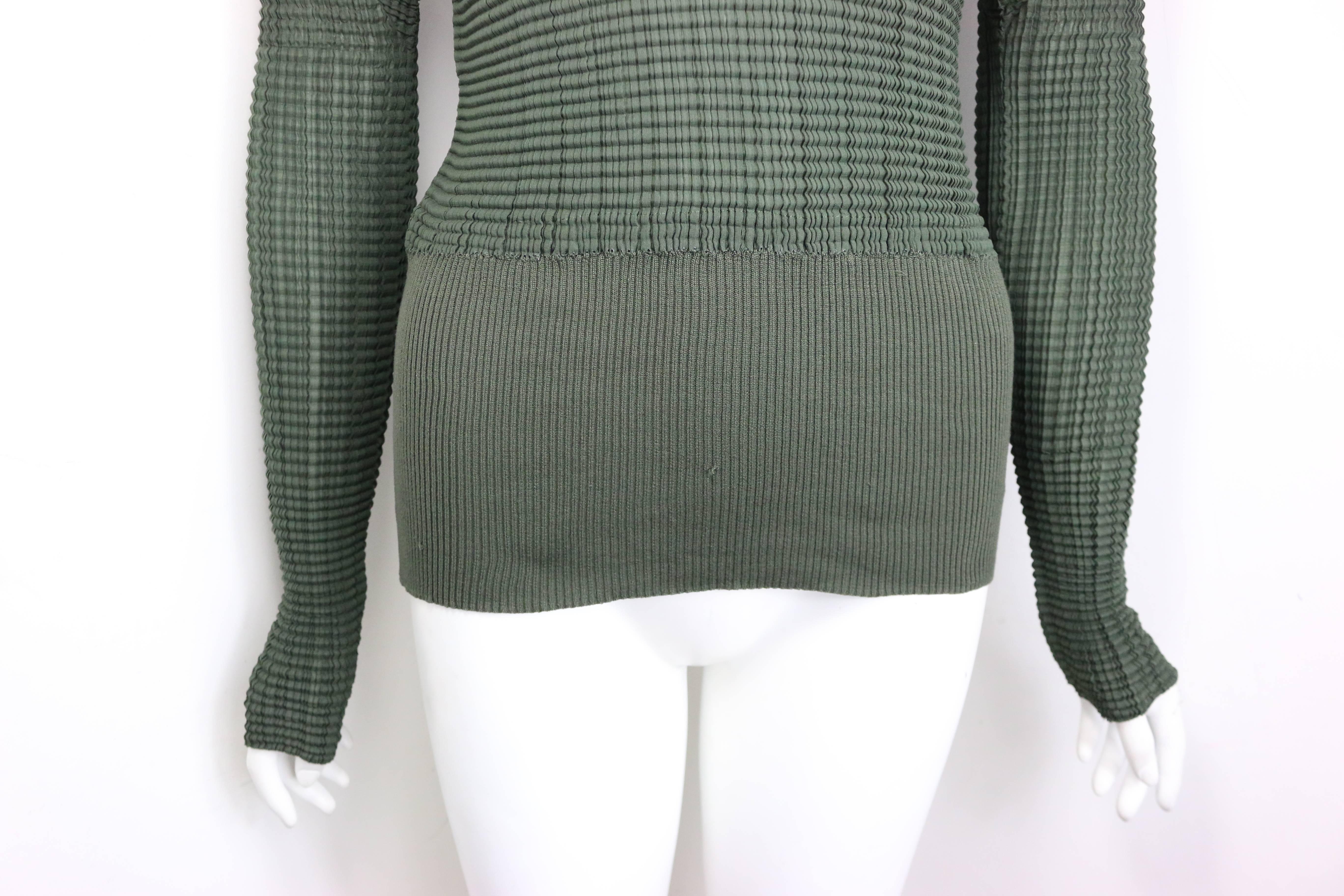 Black Issey Miyake Green Pleated V Neckline Collar Long Sleeves Top For Sale