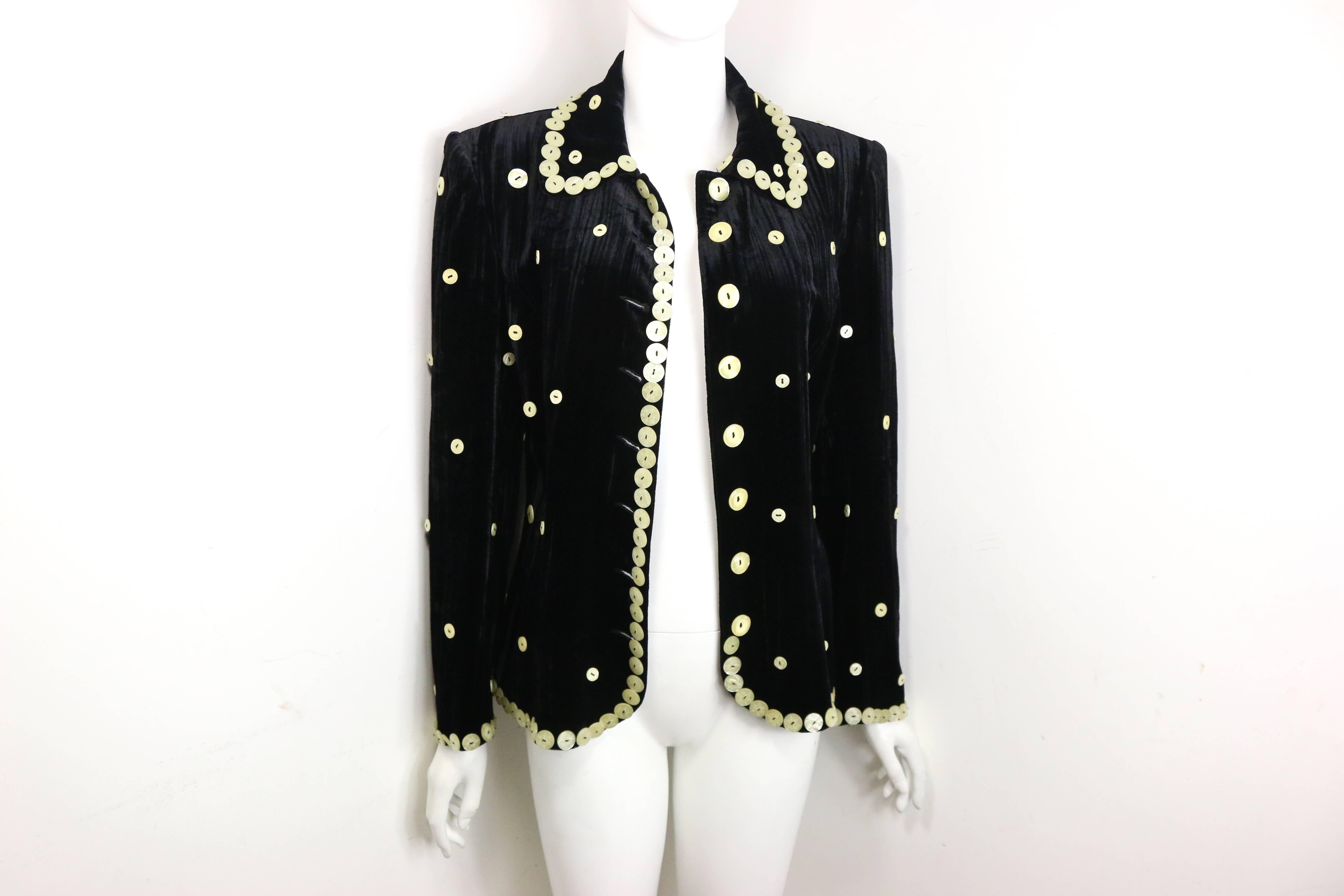 - Vintage 90s Frank Sorbier Haute Couture black velvet jacket. 

- Featuring embedded Mother of Pearl buttons throughout the jacket. 

- Mother of Pearls buttons closure. 

- Size 40. 

- 82% Viscose, 12% Silk. 

- Never been worn before that