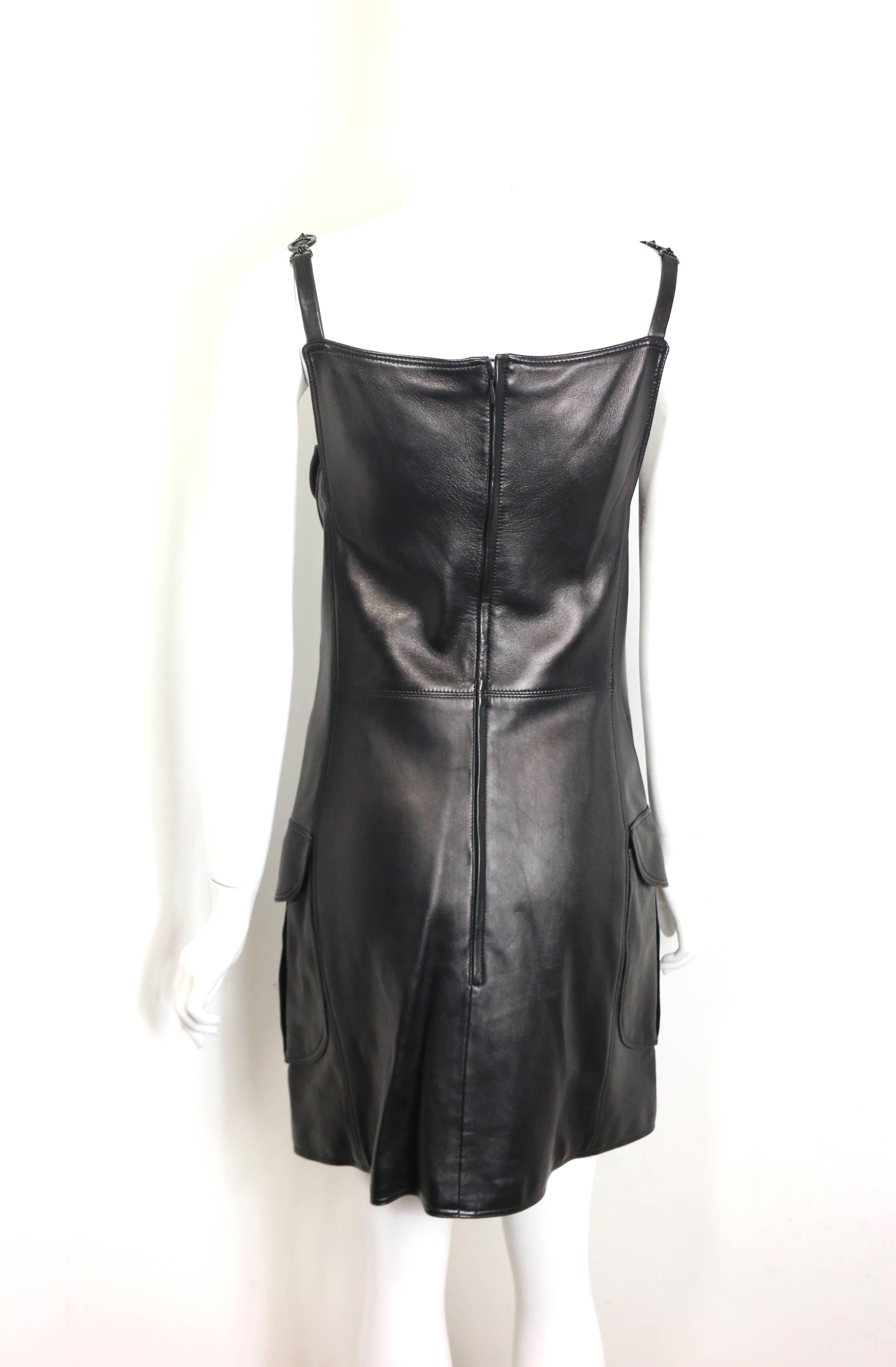 Noir Robe sans manches en cuir d'agneau noir Medusa de Gianni Versace Iconique  en vente