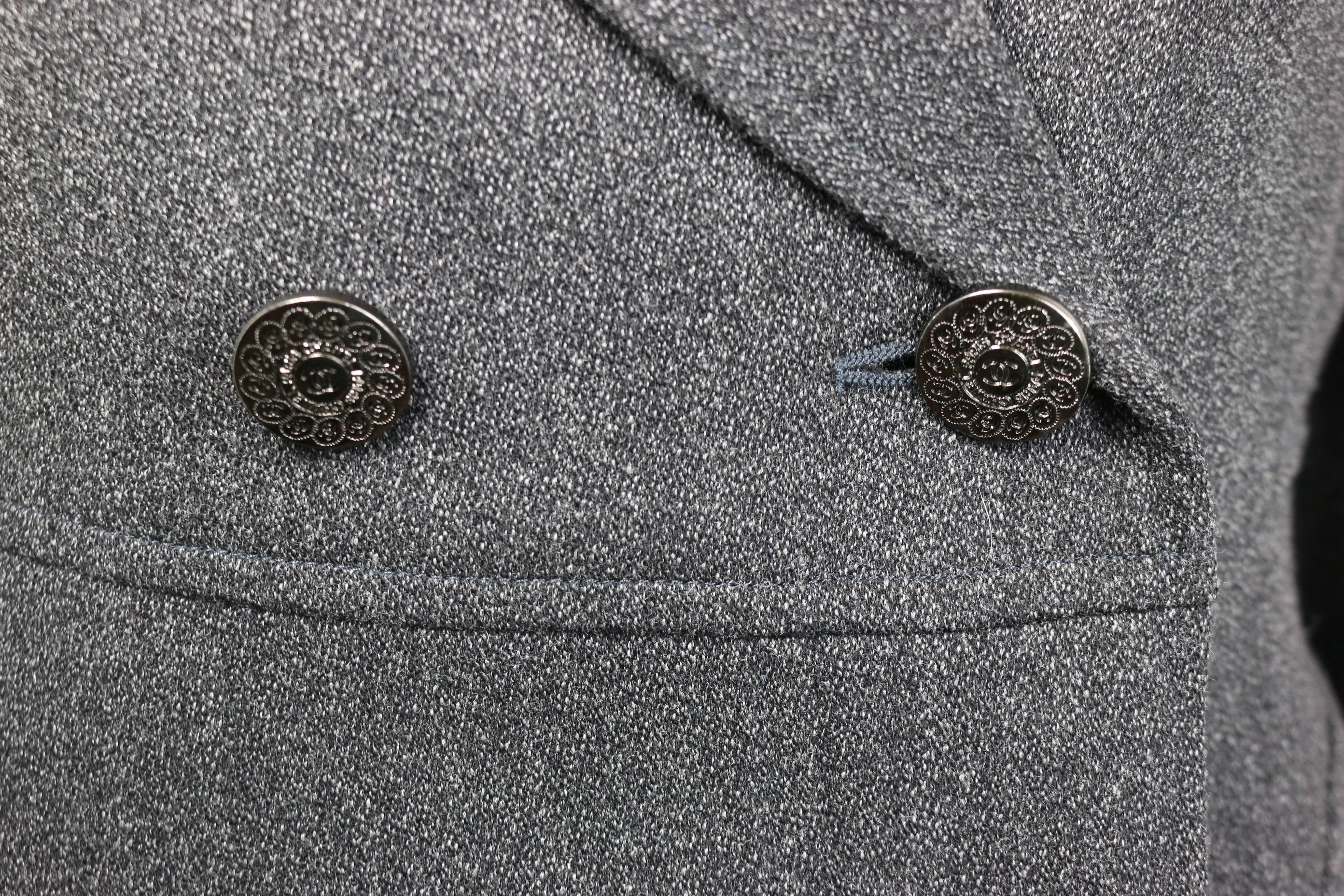 Vintage Automne 1997 Chanel Veste double boutonnage en laine grise en vente 1