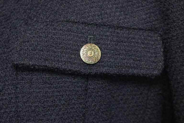 Women's Unworn Vintage Fall 1998 Chanel Dark Navy Boucle Wool Jacket For Sale