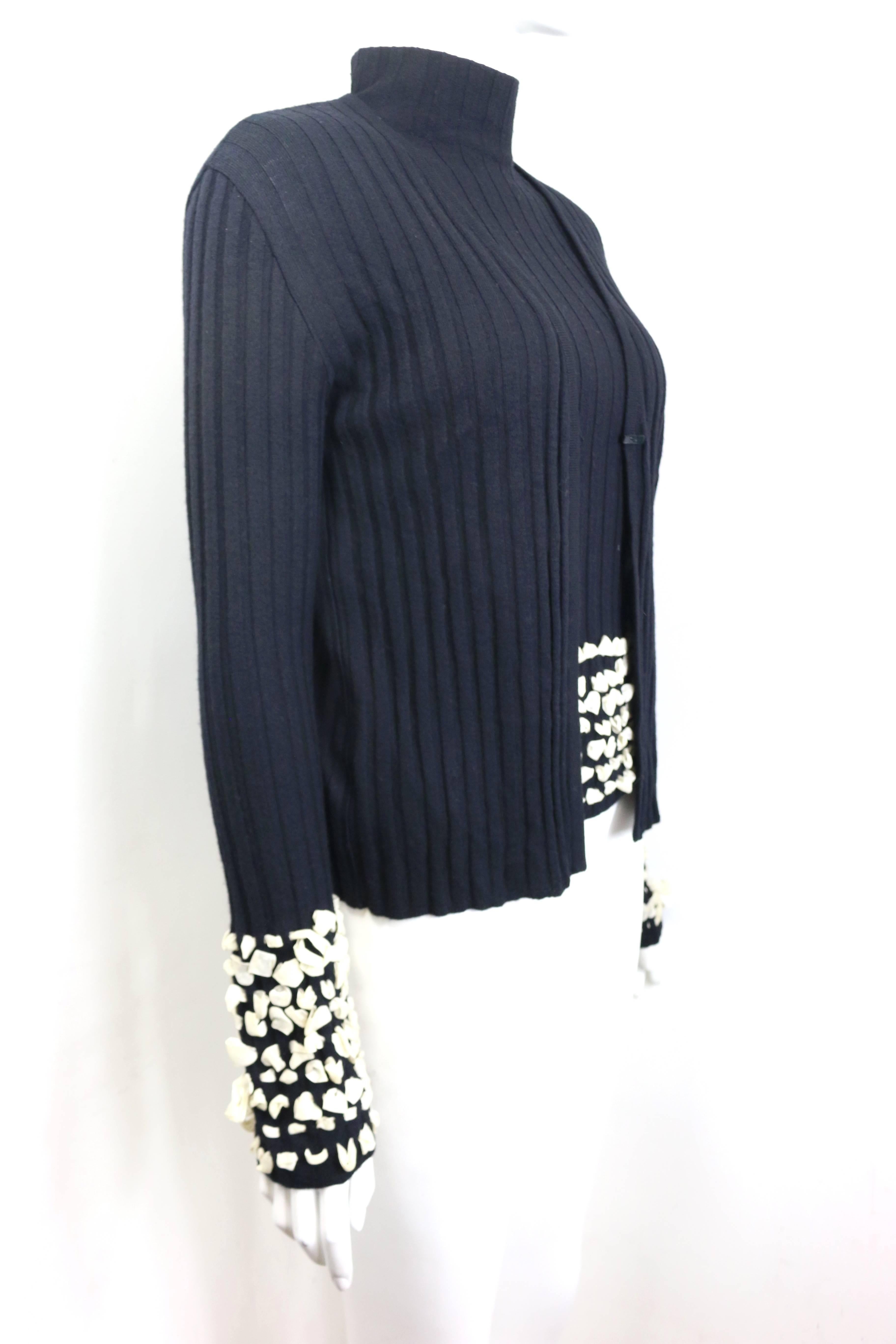 Noir Gianni Versace Couture Ensemble double en laine tricotée noire et dentelle blanche  en vente