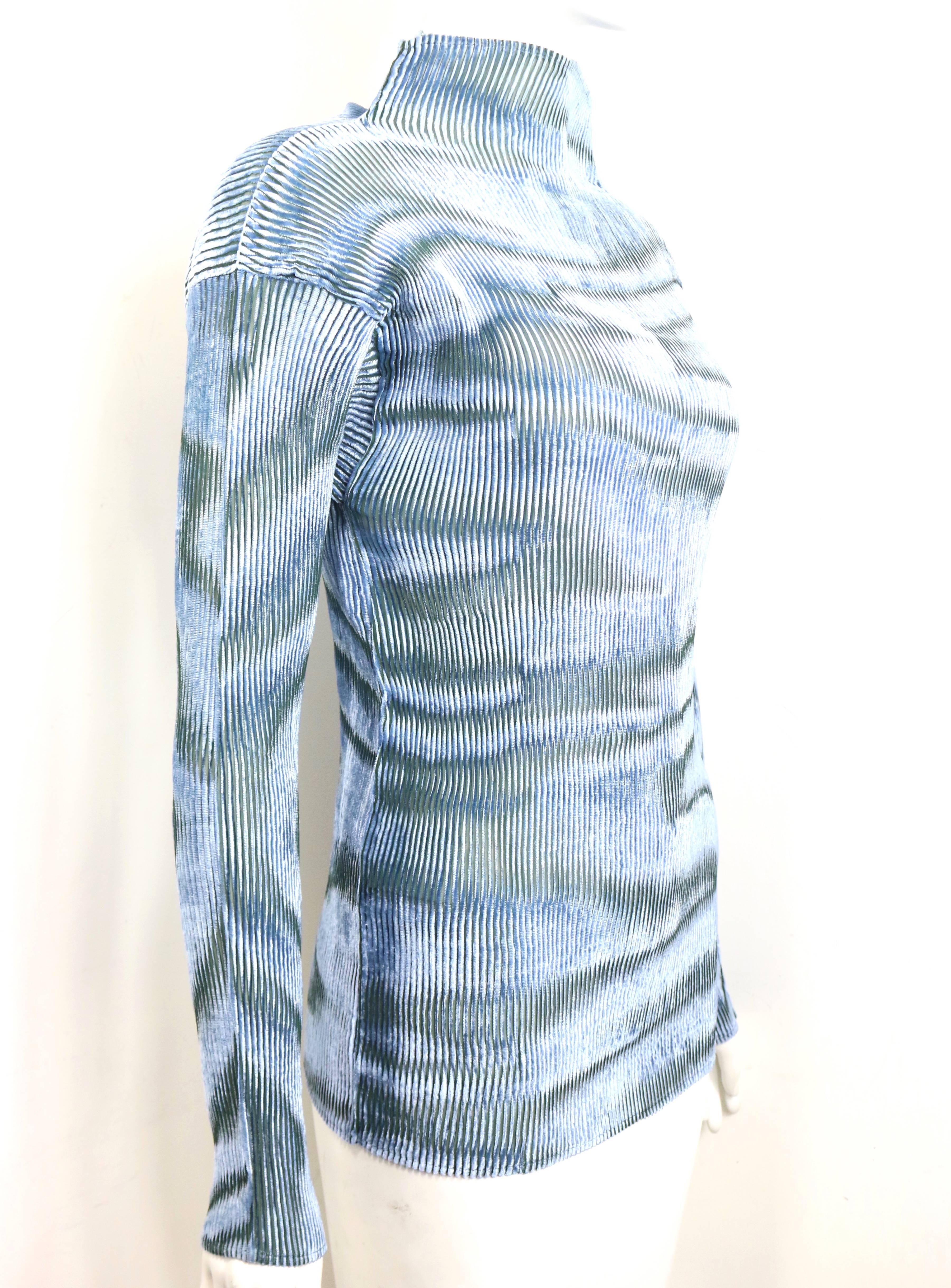 - Vintage 90s Issey Miyake blue velvet plasma wave pattern long sleeves high neck top. 

-  Size M. 

- 50% Polyester, 50% Rayon. 