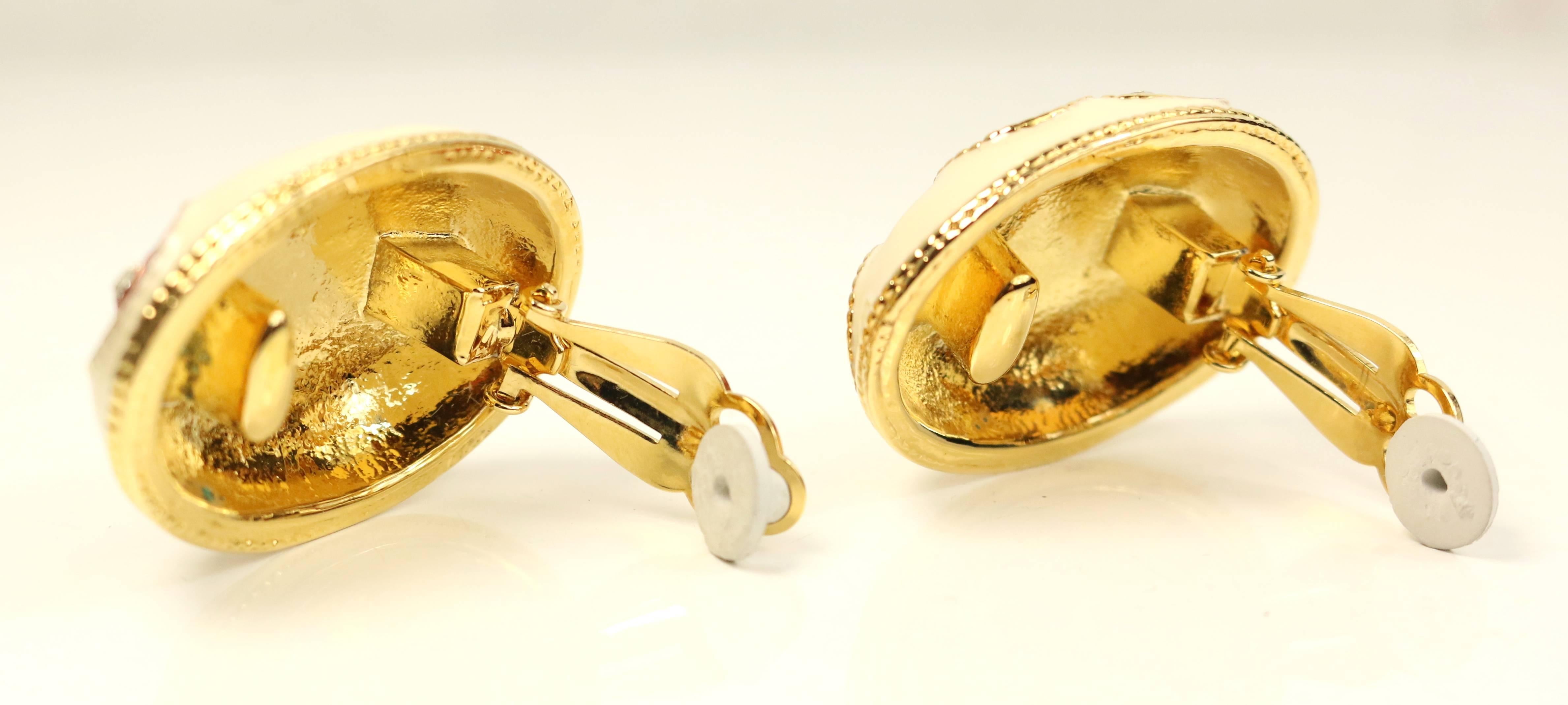 Nina Ricci Gold Toned Ivory Oval Red Crystal Rhinestones Clip On Earrings  In Excellent Condition In Sheung Wan, HK