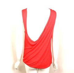 Gianni Versace Couture Rotes asymmetrisches Tanktop mit tiefem V-Schliff am Rücken