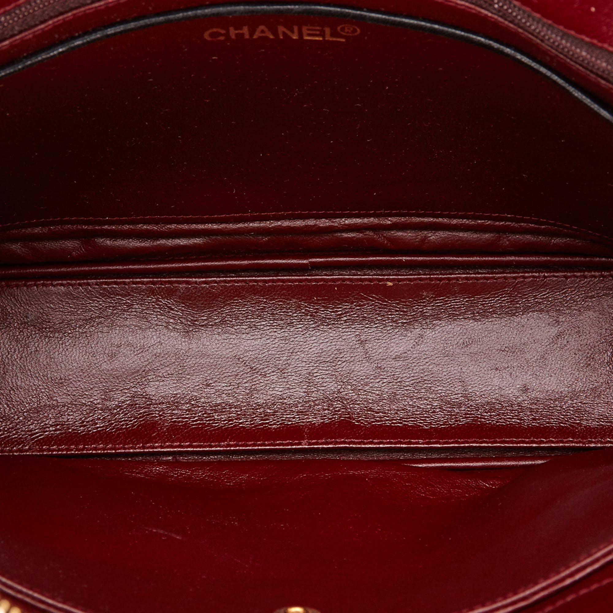 Chanel Black Quilted Matelasse Lambskin Shoulder Bag In Excellent Condition In Sheung Wan, HK