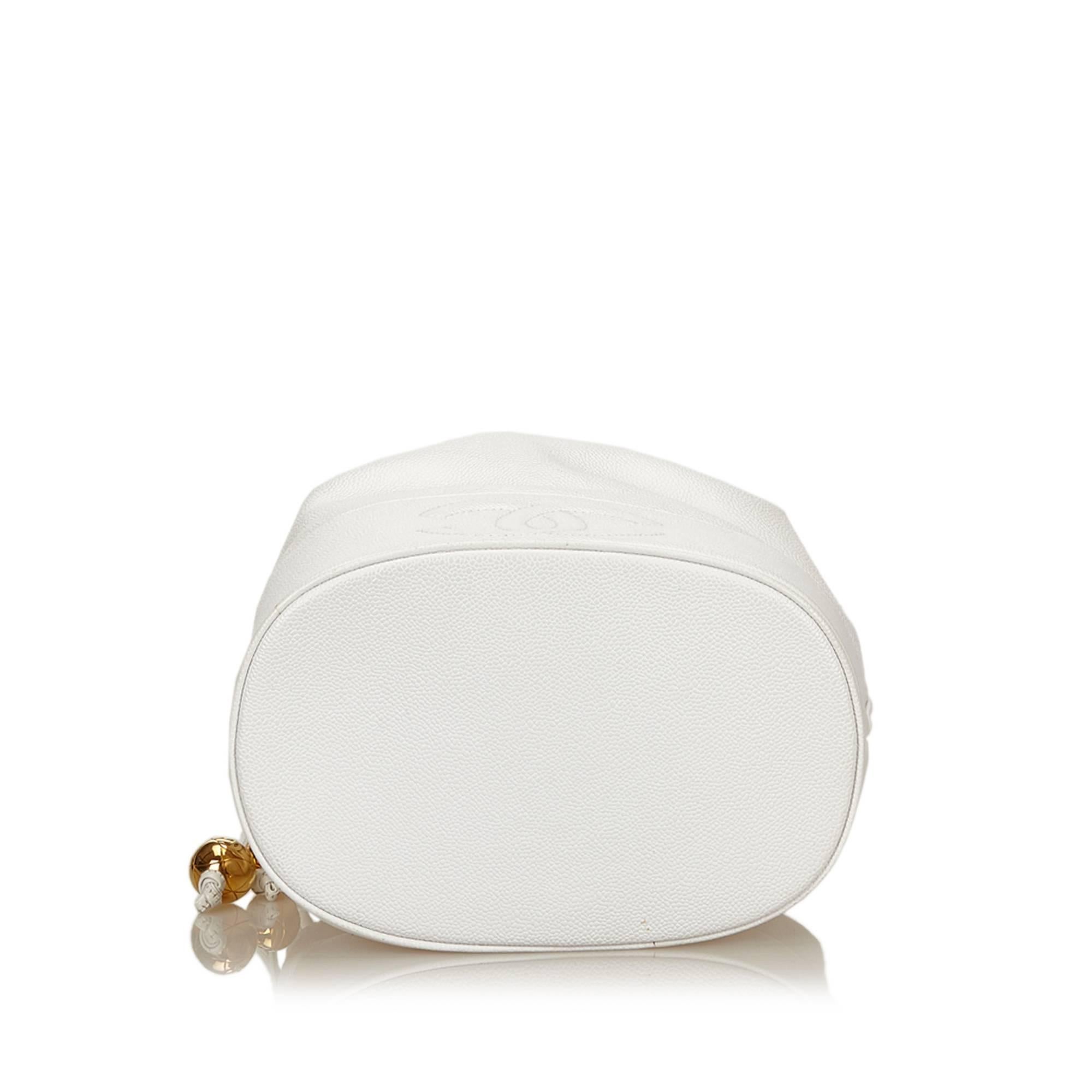 chanel bucket bag white