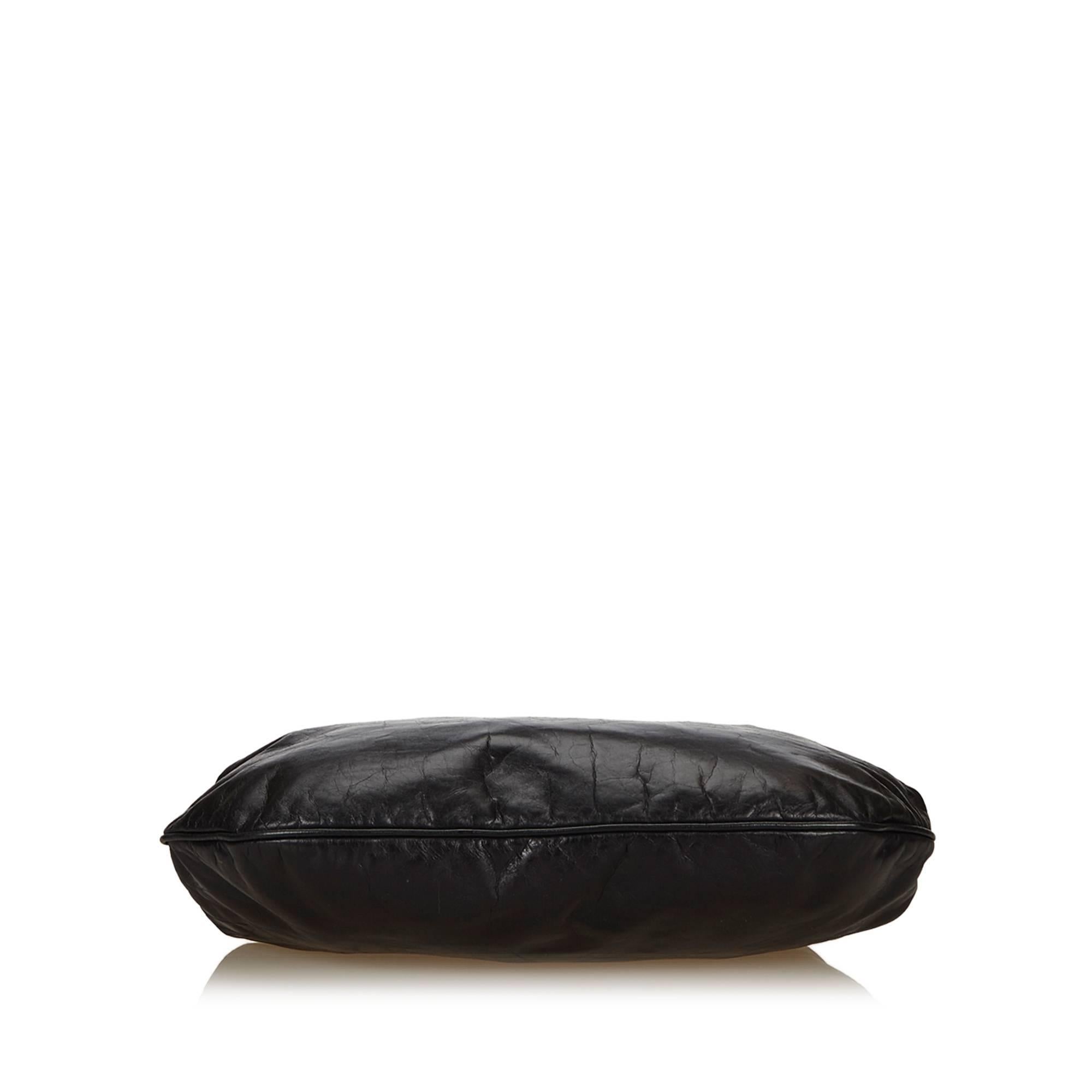 Chanel Black leather Shoulder Bag 1