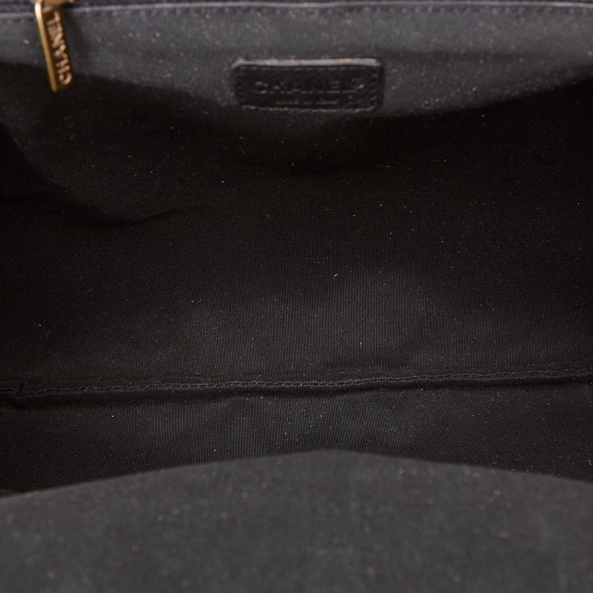 Chanel Black leather Shoulder Bag 2
