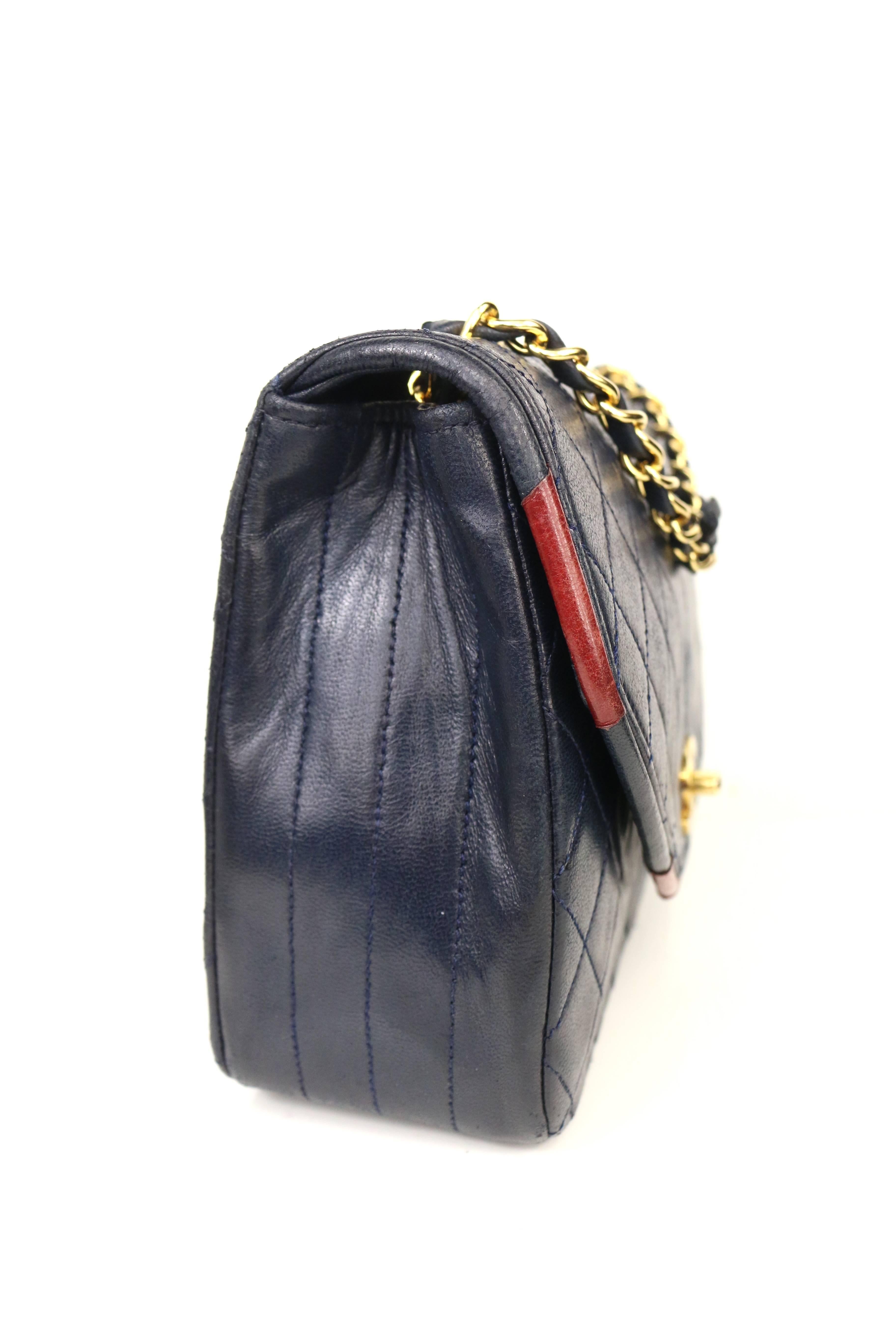 Chanel Classic Navy Quilted Lambskin Leather Red / Navy Trim Flap Shoulder Bag  In Excellent Condition In Sheung Wan, HK