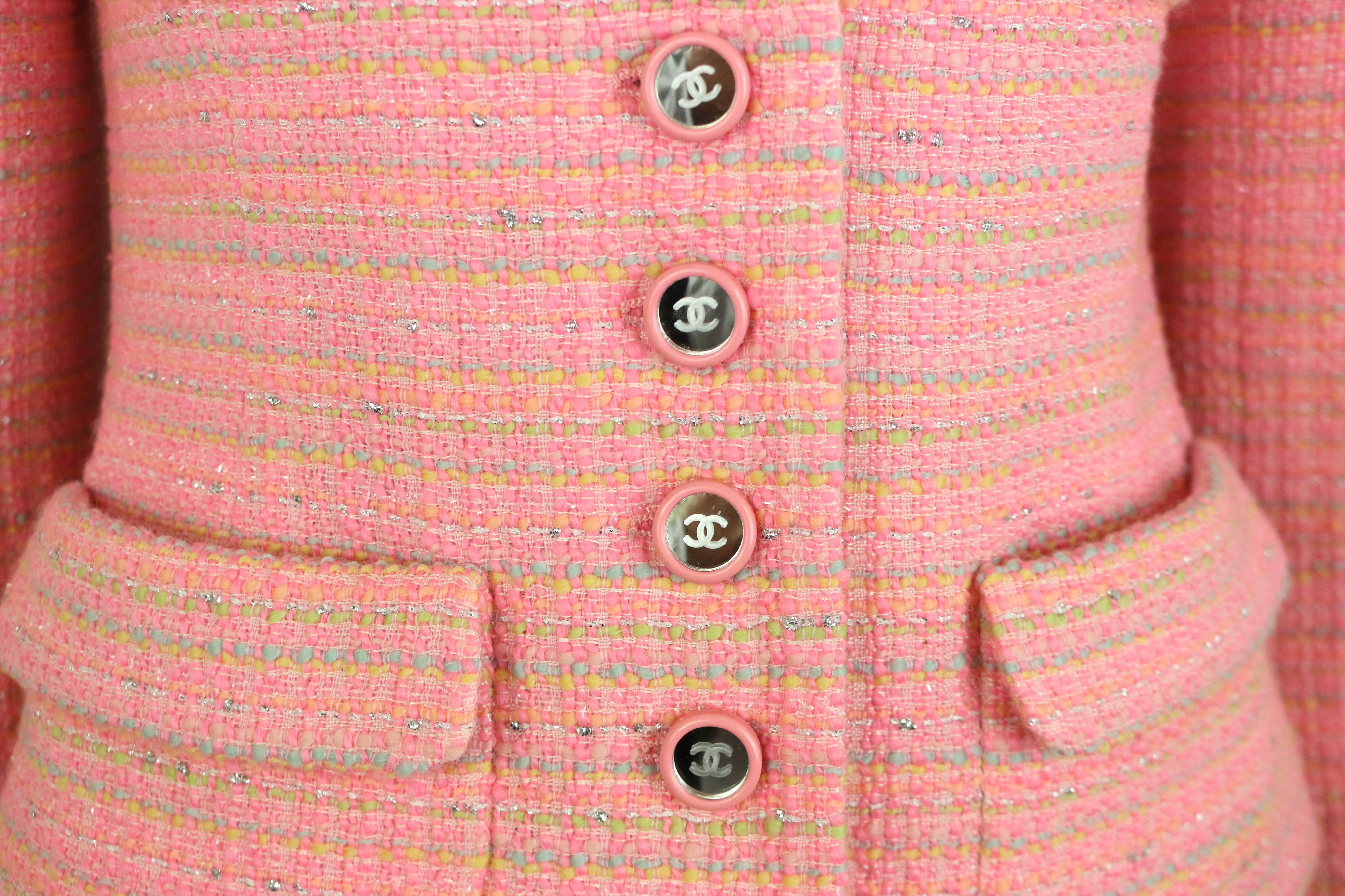 - Vintage Chanel multicolored(blue, green, yellow, orange, pink and silver aluminum paper like) tweed jacket and skirt ensemble from the year 1995C collection. 

- Featuring pink and mirror 