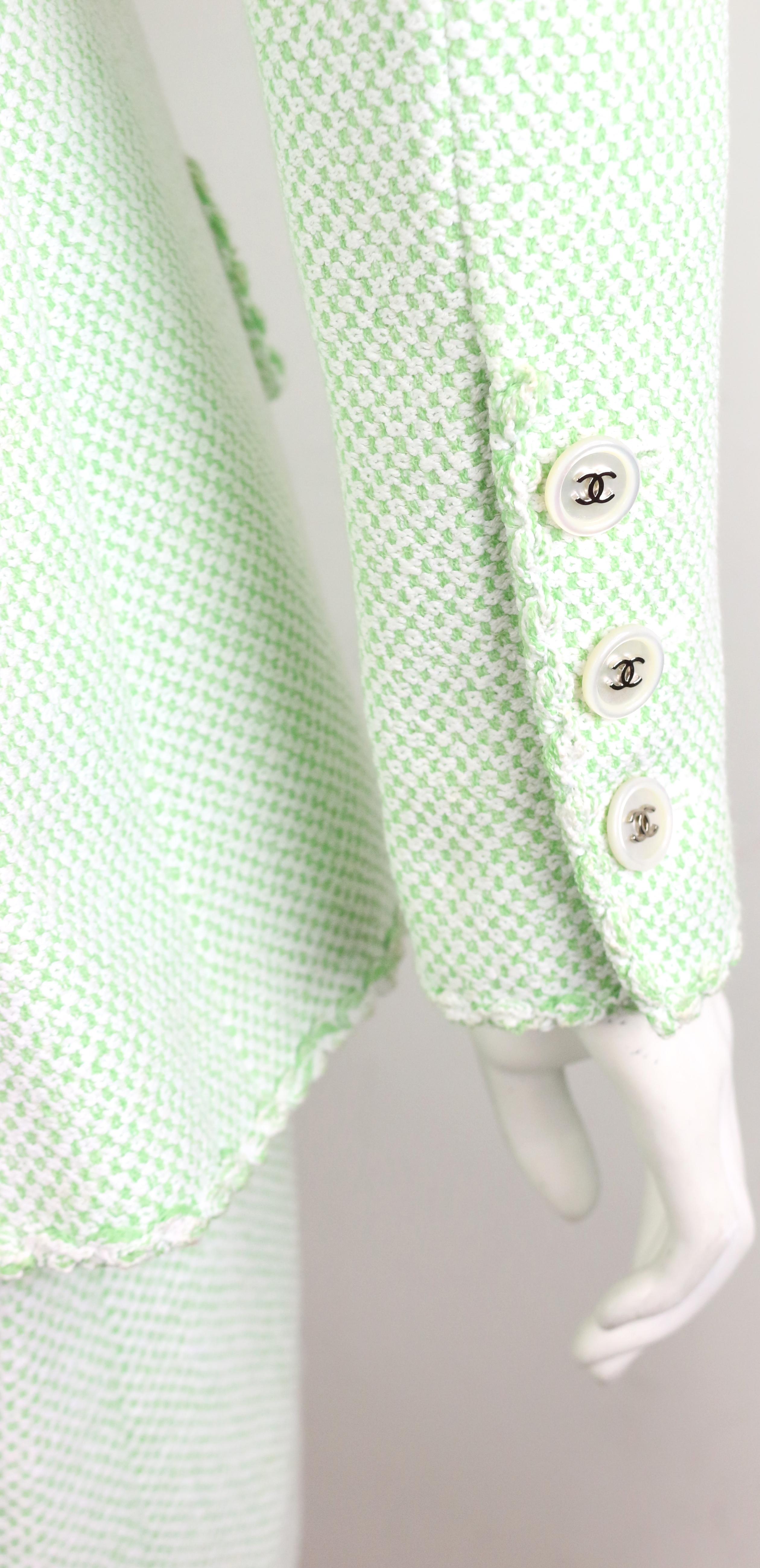 Women's Chanel White/Green Cotton and Wool Double-Breasted Jacket and Skirt Ensemble  For Sale