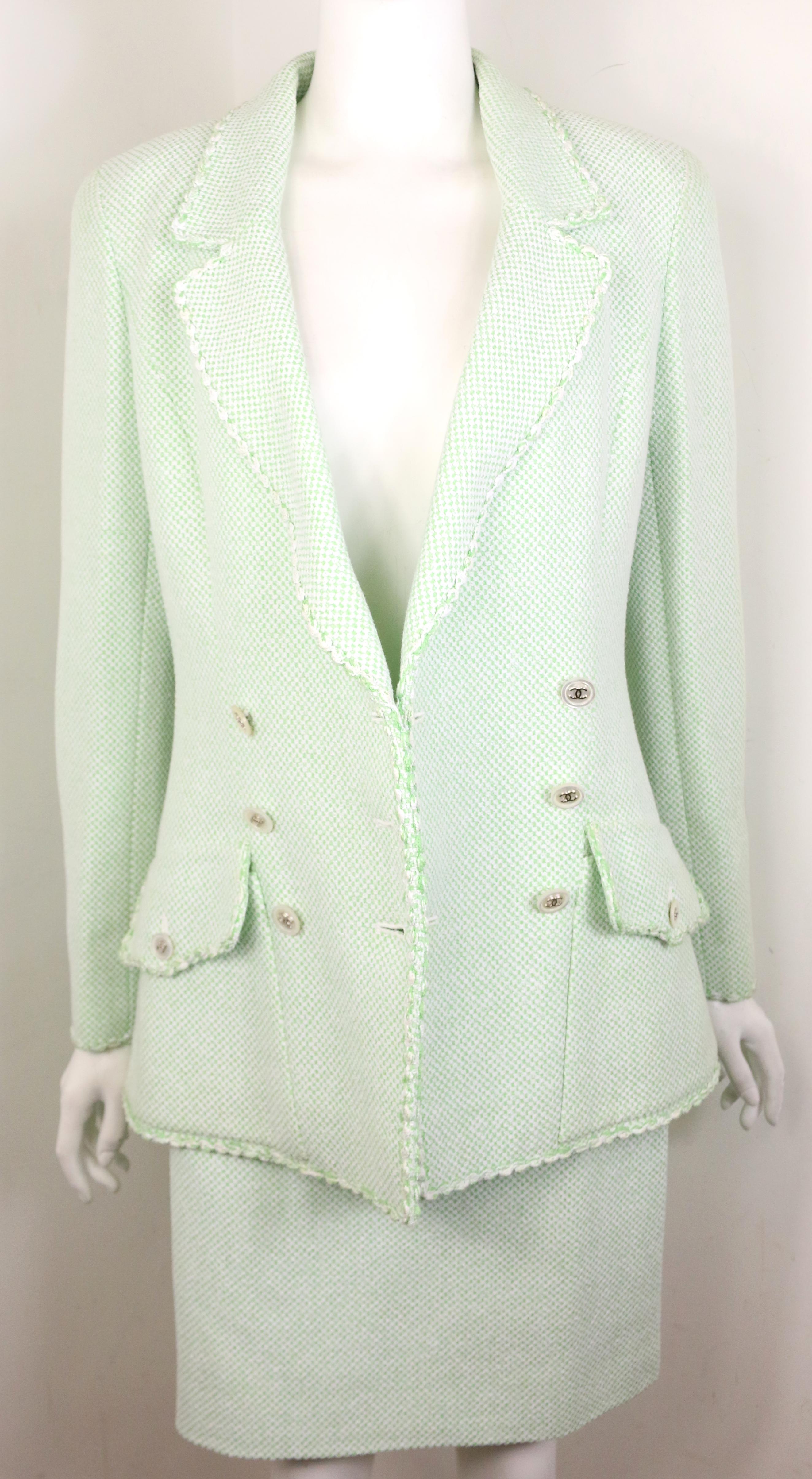 Chanel White/Green Cotton and Wool Double-Breasted Jacket and Skirt Ensemble  For Sale 2