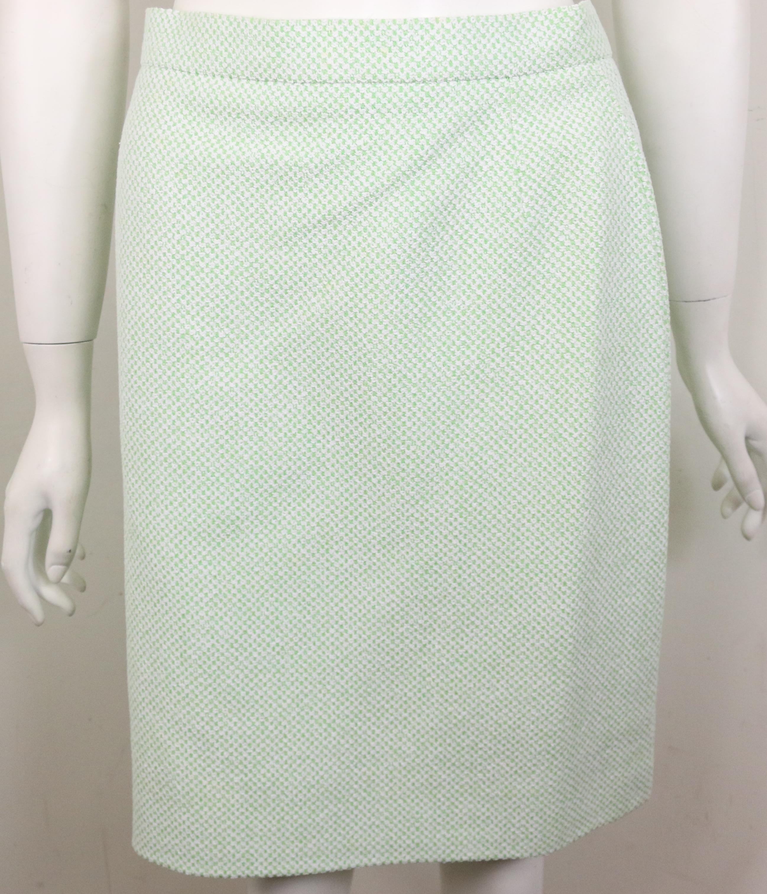 Chanel White/Green Cotton and Wool Double-Breasted Jacket and Skirt Ensemble  For Sale 3