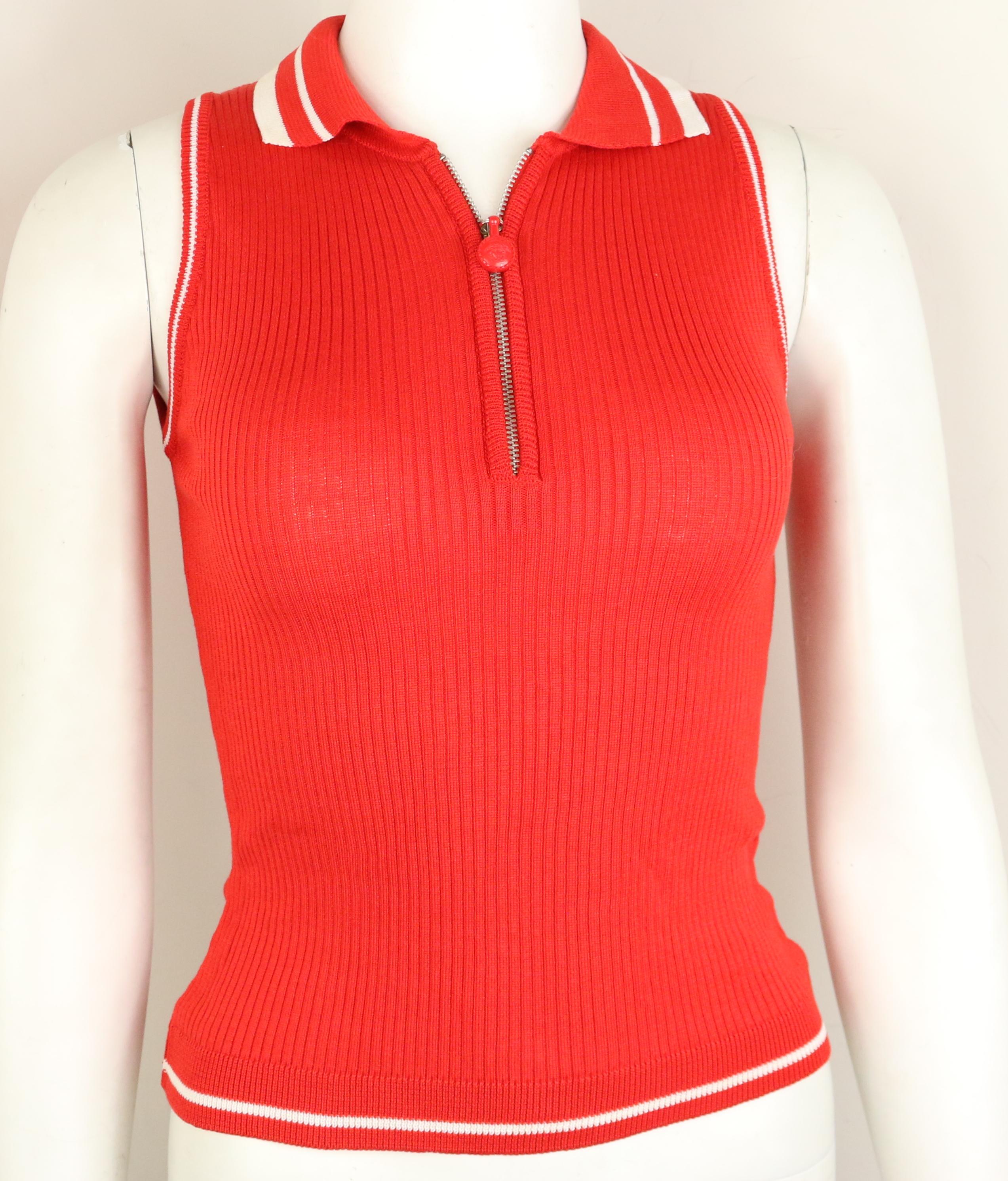 Gianni Versace Couture Red and White Knitted Sleeveless Top and Cardigan Twinset For Sale 1