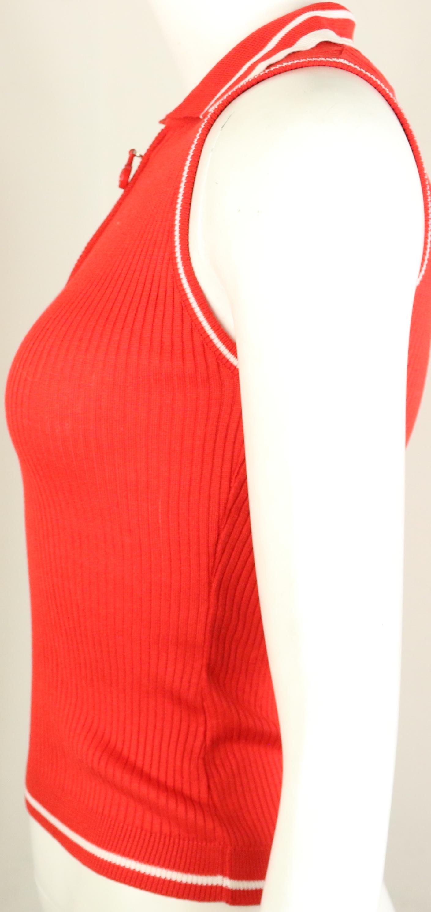 Gianni Versace Couture Red and White Knitted Sleeveless Top and Cardigan Twinset For Sale 5