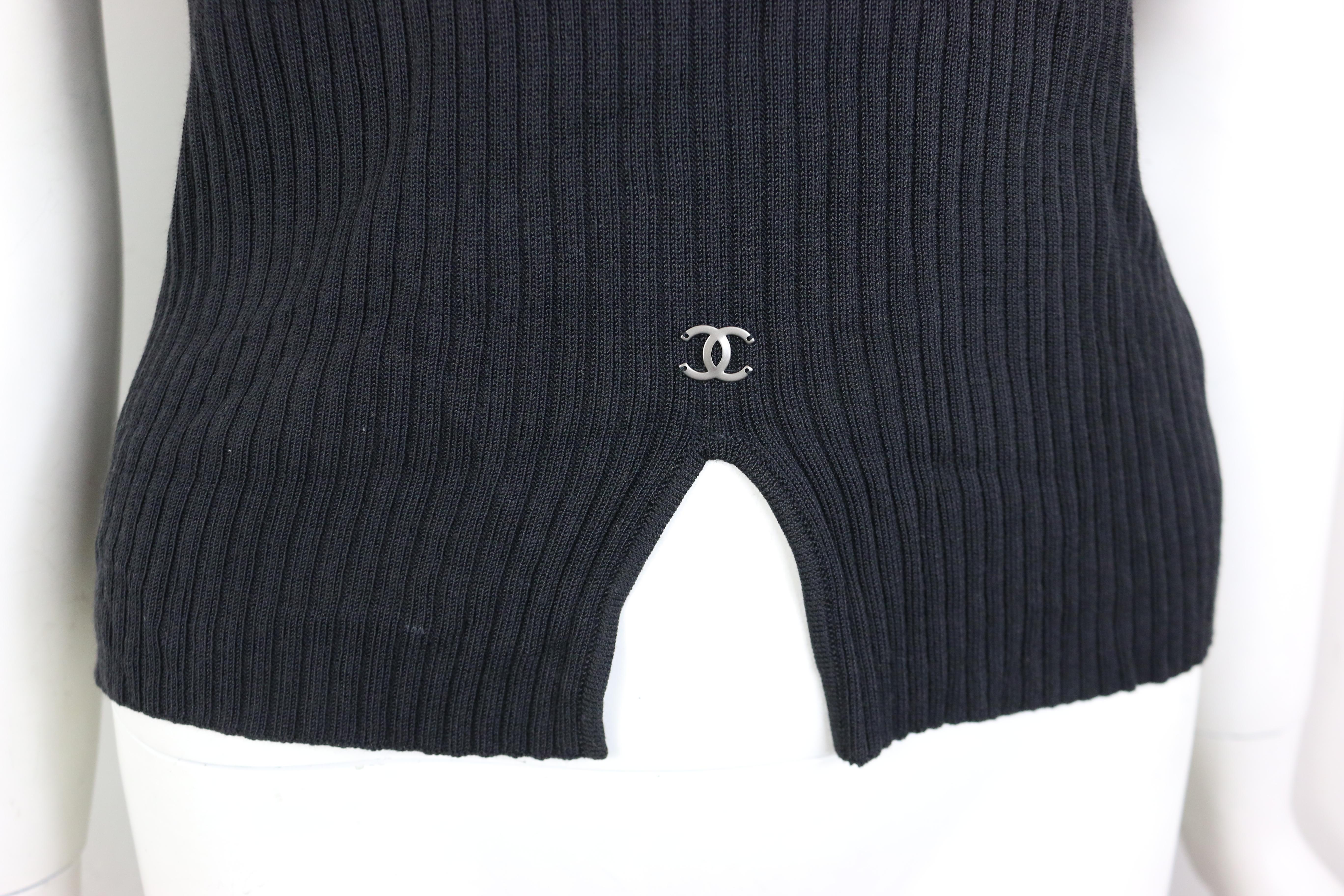 Women's Chanel Black Knitted Cotton and Rayon Sleeveless Top For Sale